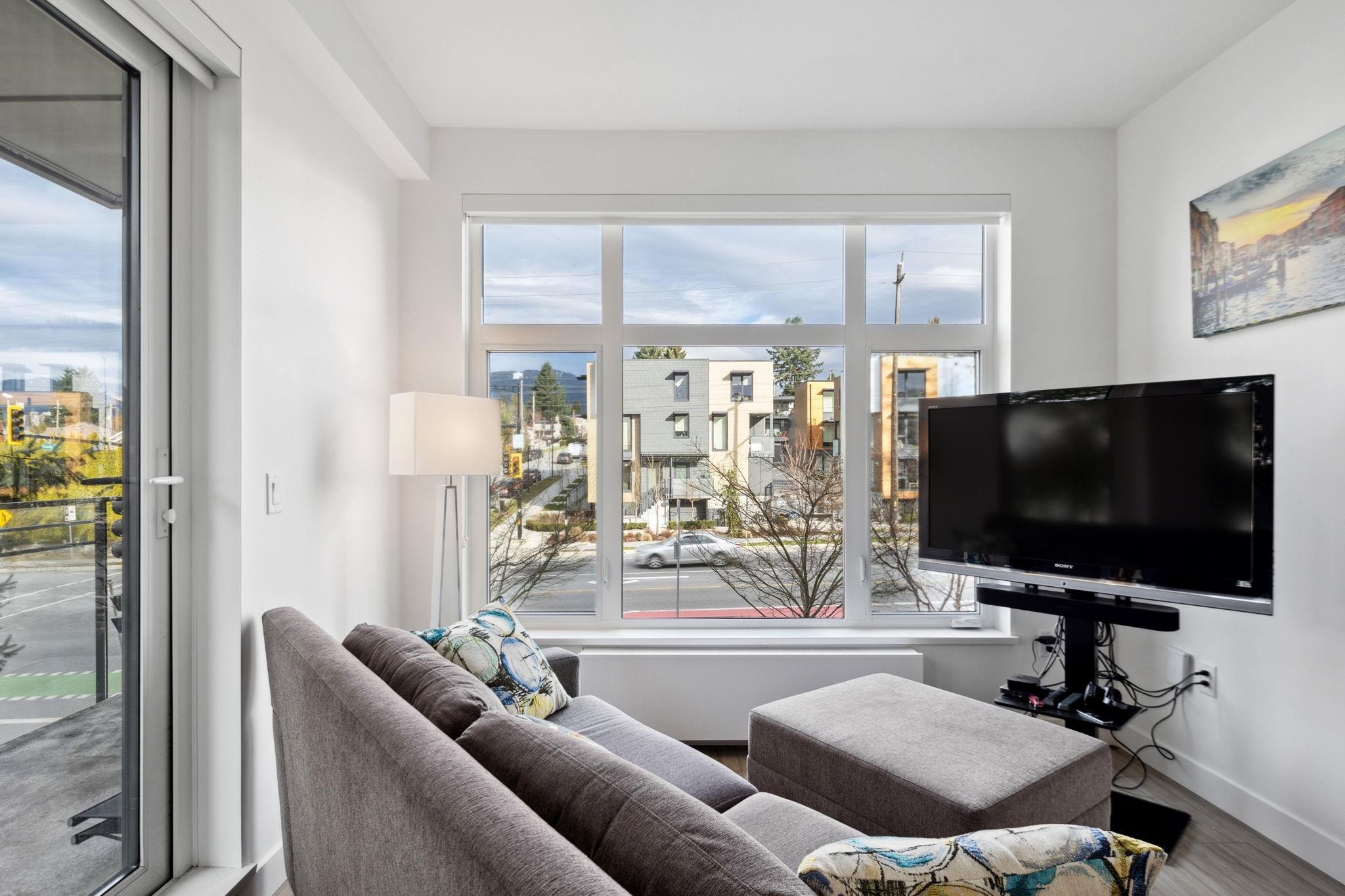 201-707 3Rd Street E, North Vancouver, BC