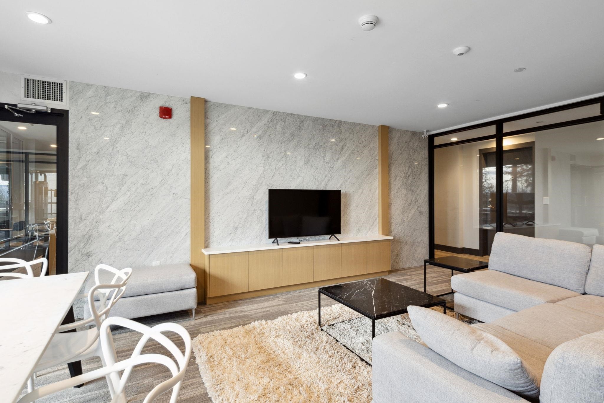 201-707 3Rd Street E, North Vancouver, BC