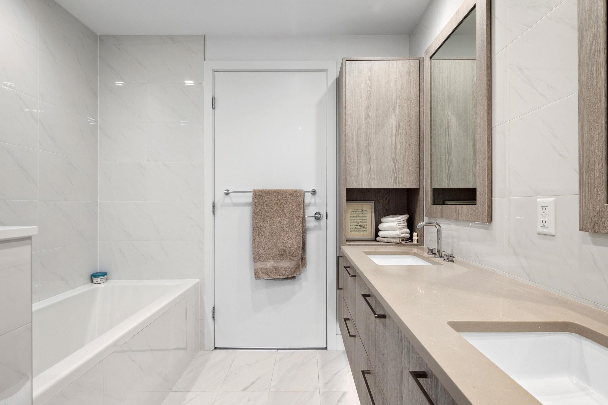 201-707 3Rd Street E, North Vancouver, BC