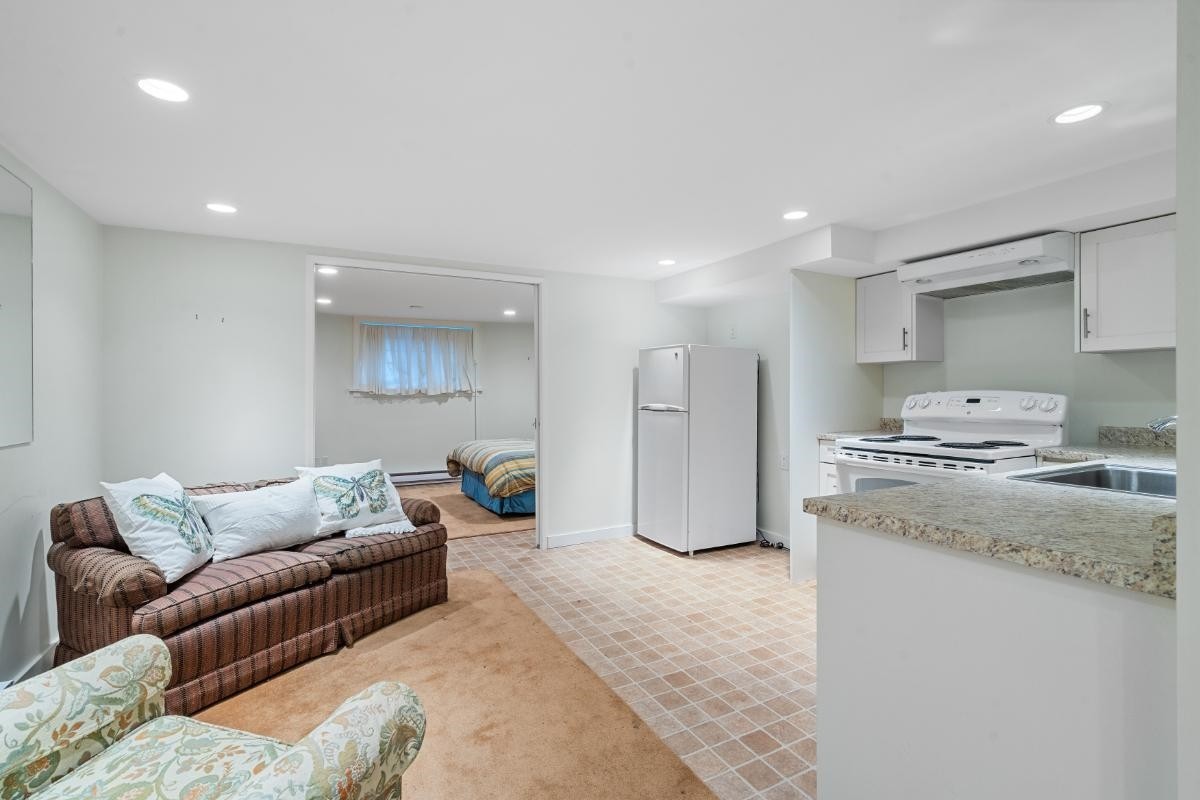 5584 Maple Street, Vancouver, BC