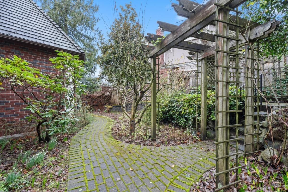 5584 Maple Street, Vancouver, BC