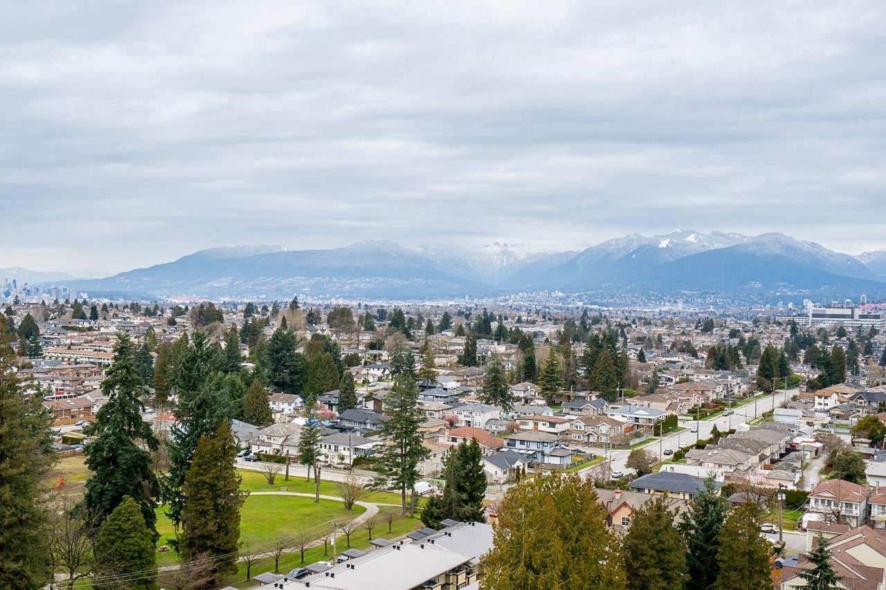 1404-4160 Sardis Street, Burnaby, BC