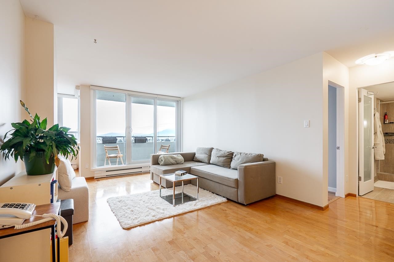 1404-4160 Sardis Street, Burnaby, BC