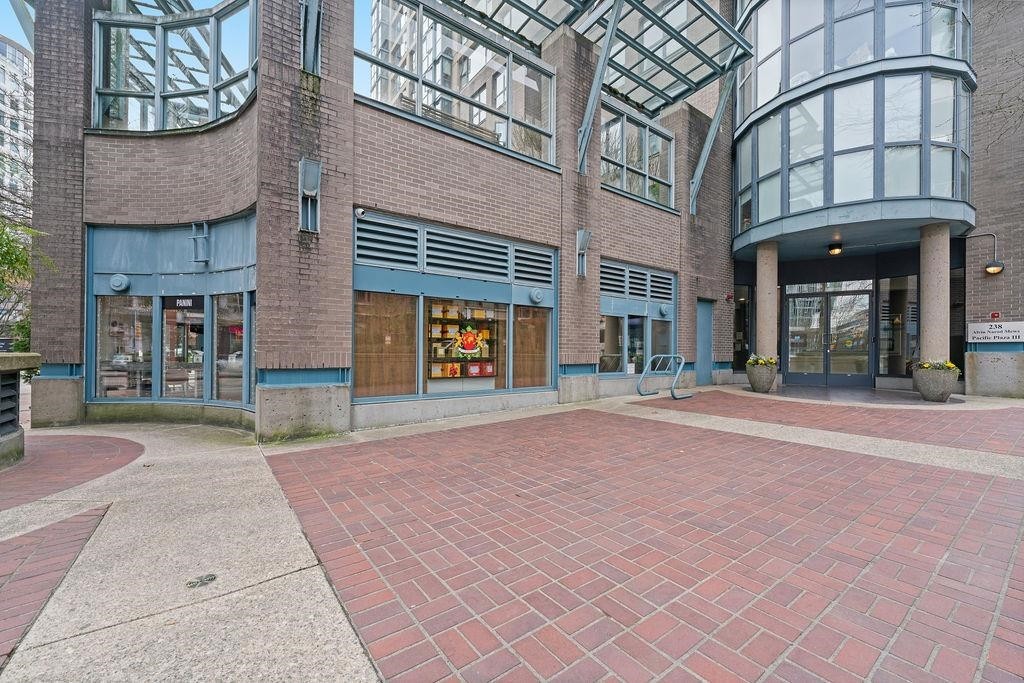 404-238 Alvin Narod Mews, Vancouver, BC