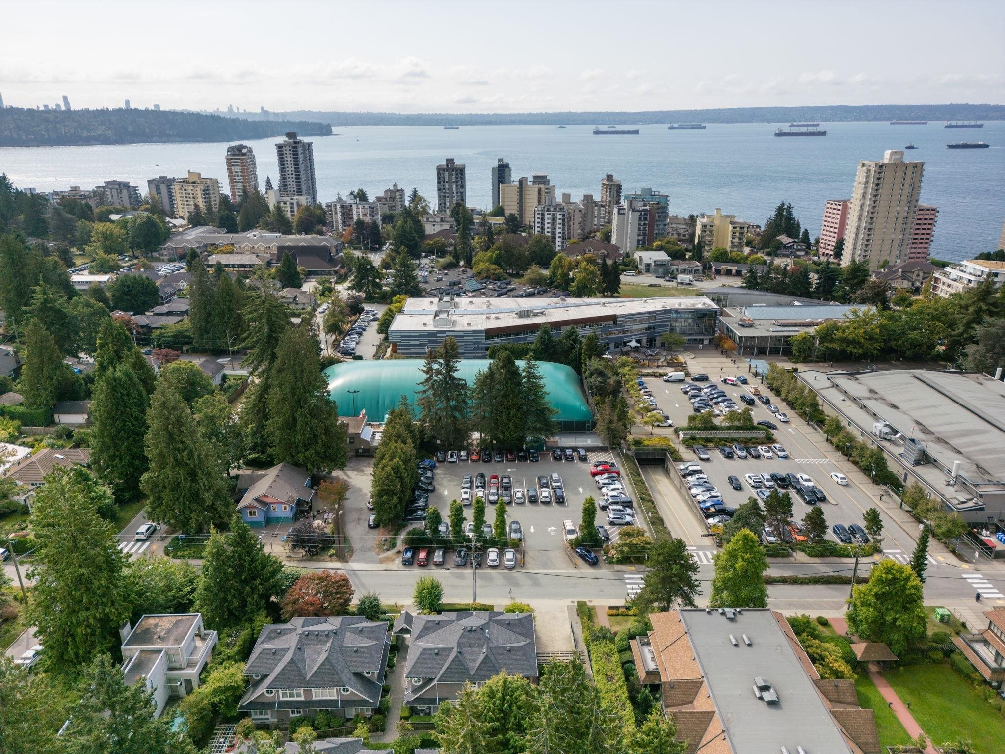 2133 Gordon Avenue, West Vancouver, BC