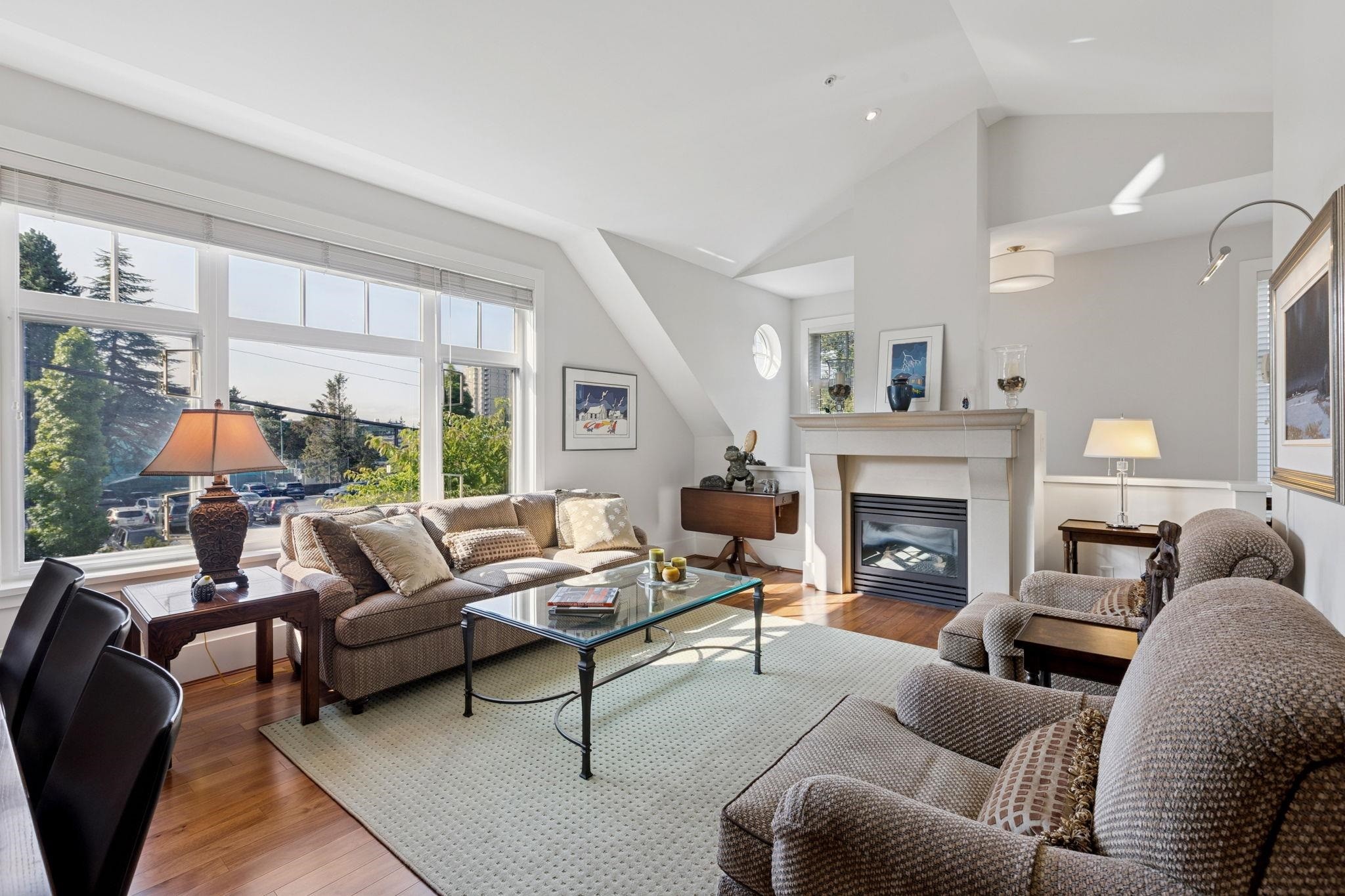 2133 Gordon Avenue, West Vancouver, BC