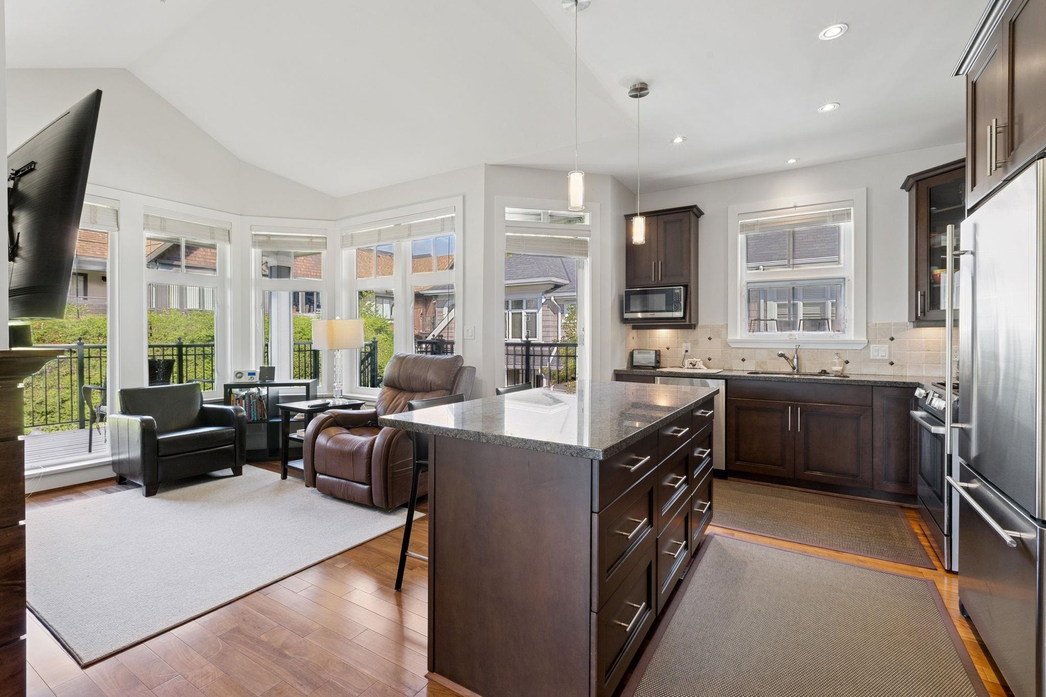 2133 Gordon Avenue, West Vancouver, BC