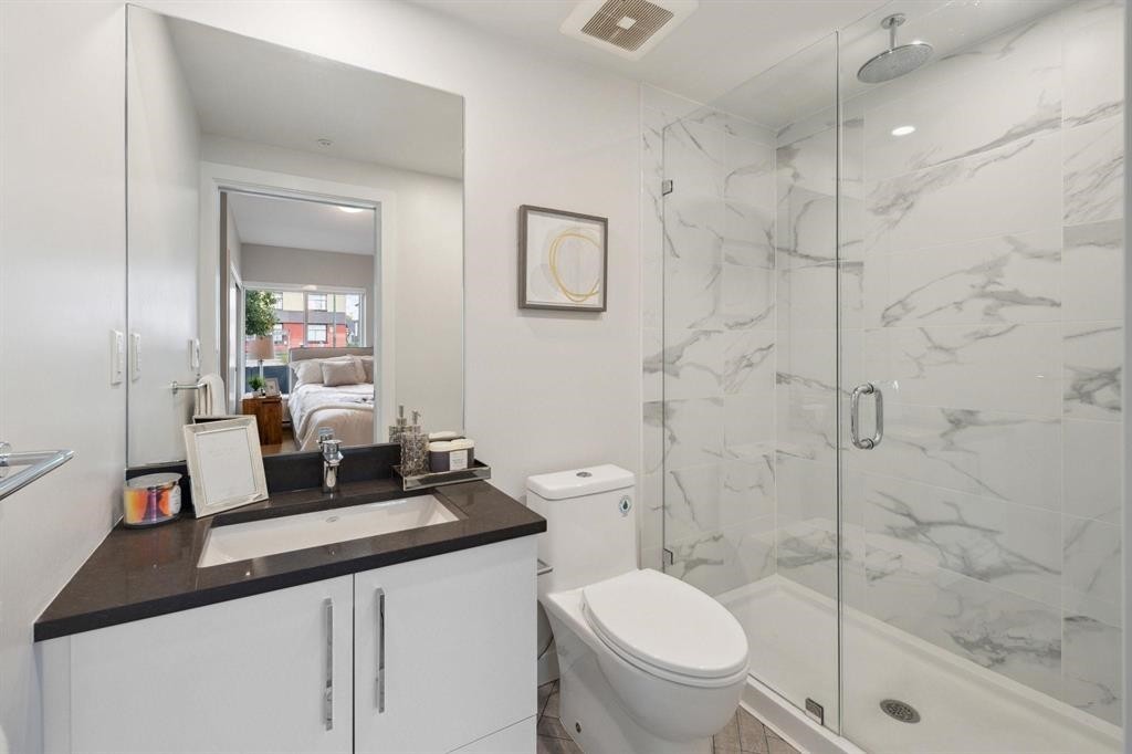 2512 Fraser Street, Vancouver, BC