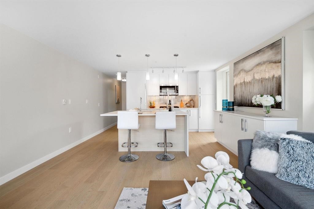 2512 Fraser Street, Vancouver, BC