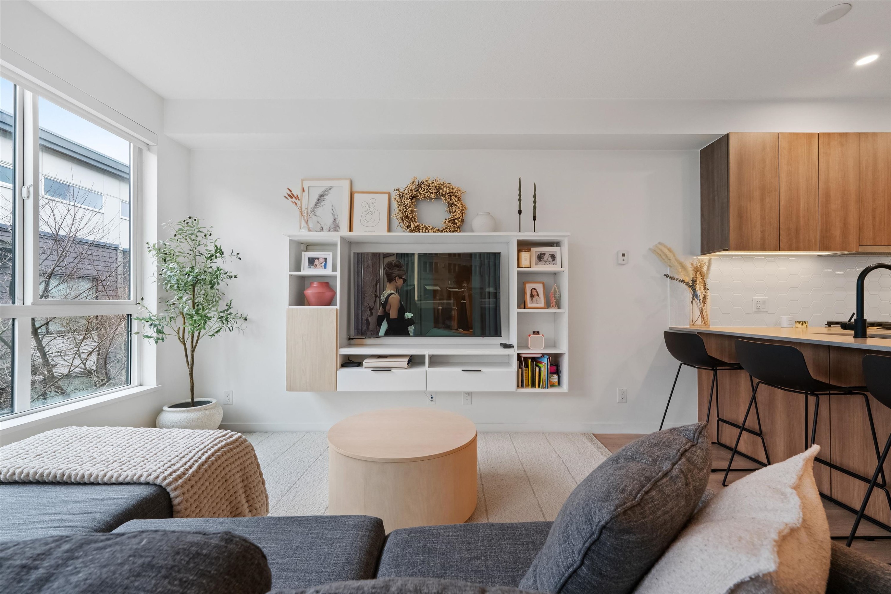 7-533 3Rd Street E, North Vancouver, BC