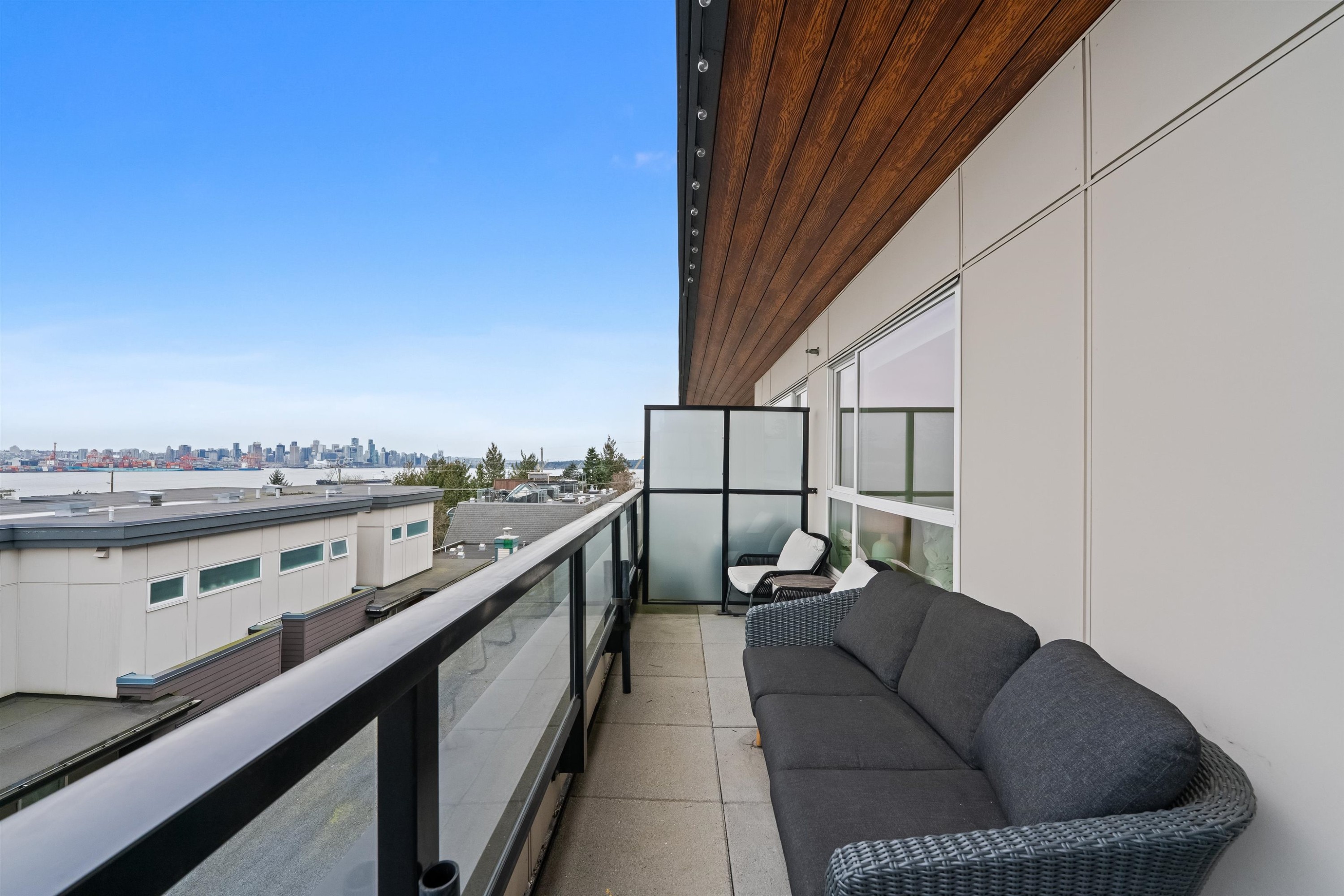 7-533 3Rd Street E, North Vancouver, BC