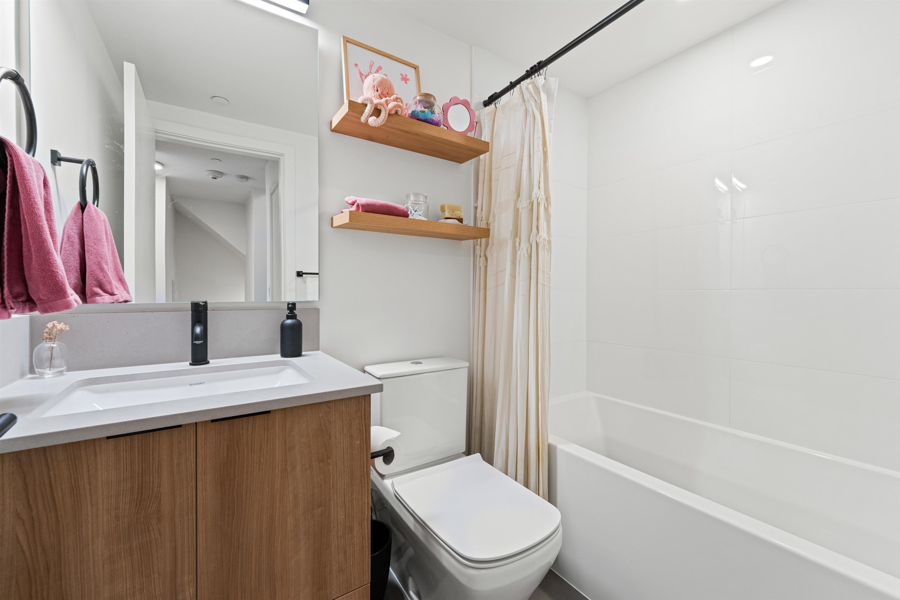 7-533 3Rd Street E, North Vancouver, BC