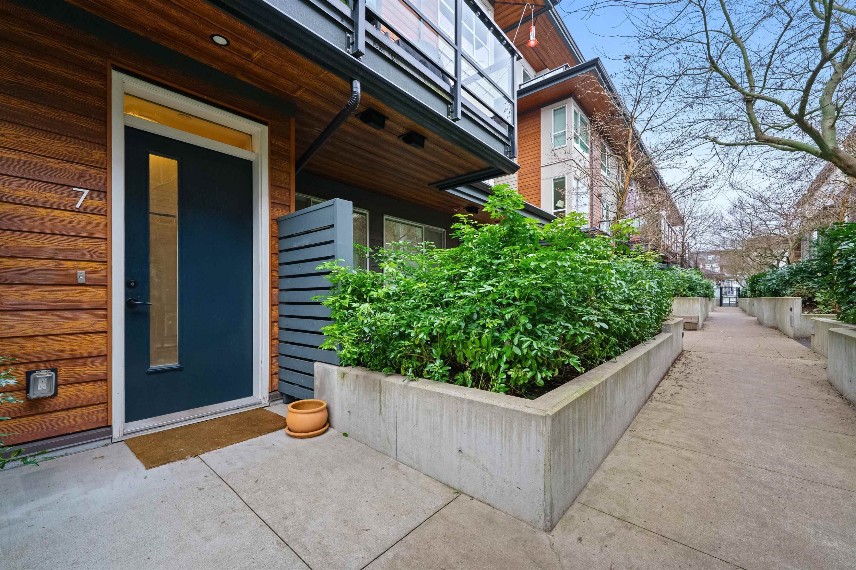 7-533 3Rd Street E, North Vancouver, BC