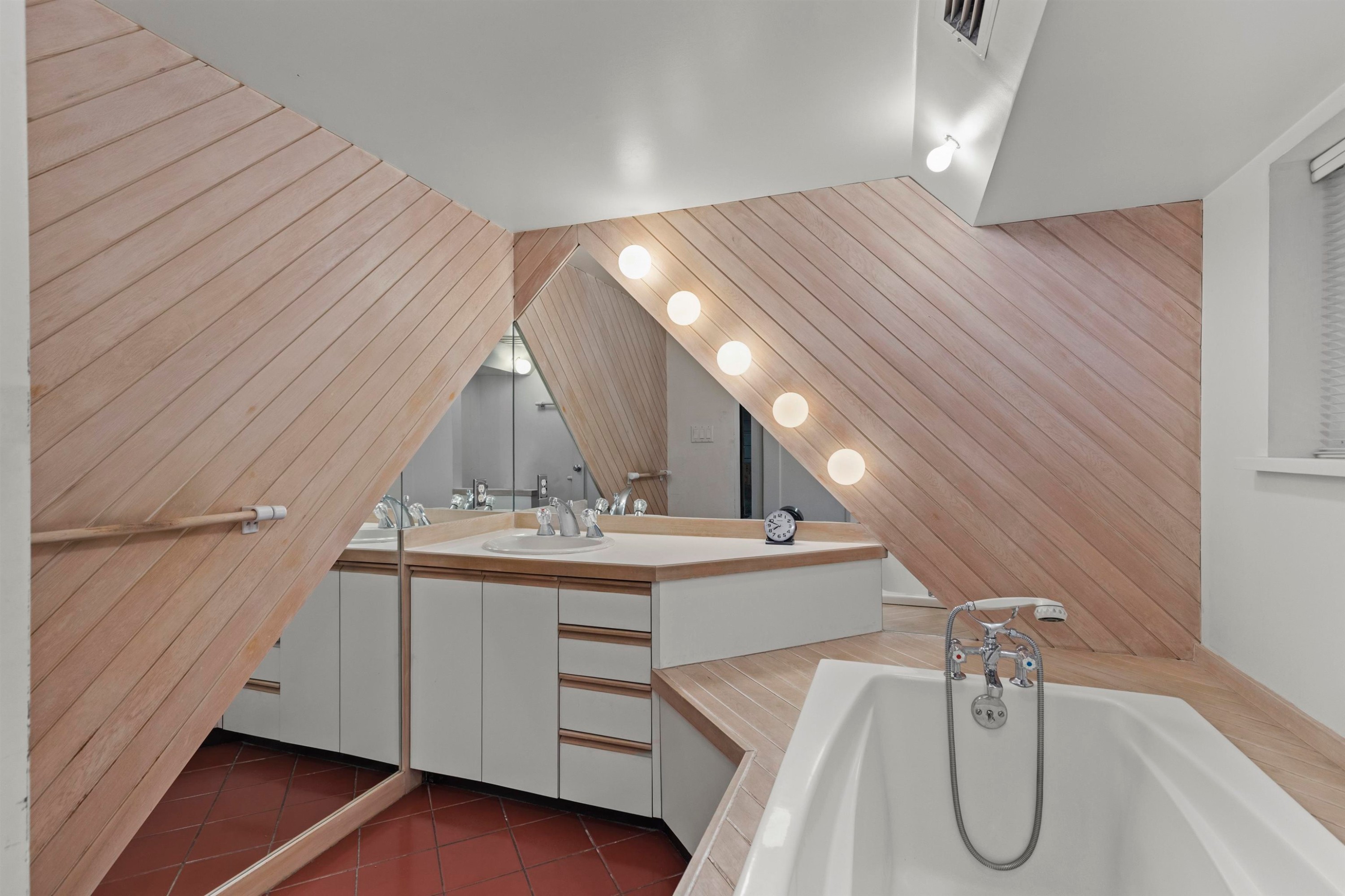 3545 King Edward Avenue W, Vancouver, BC