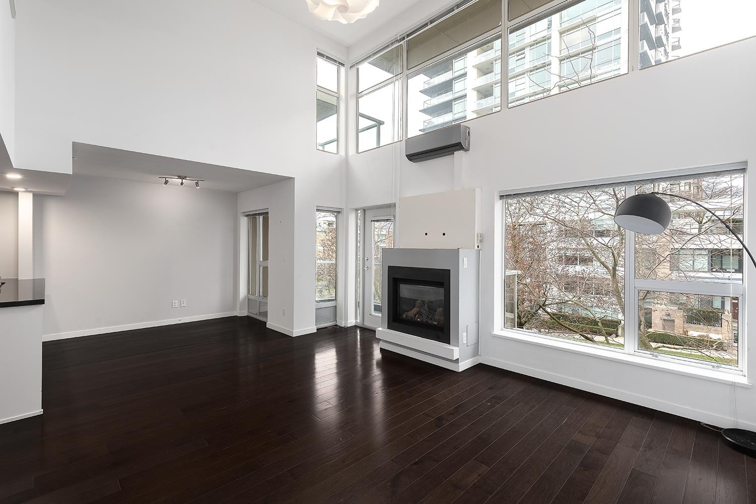 Ph7-1288 Chesterfield Avenue, North Vancouver, BC