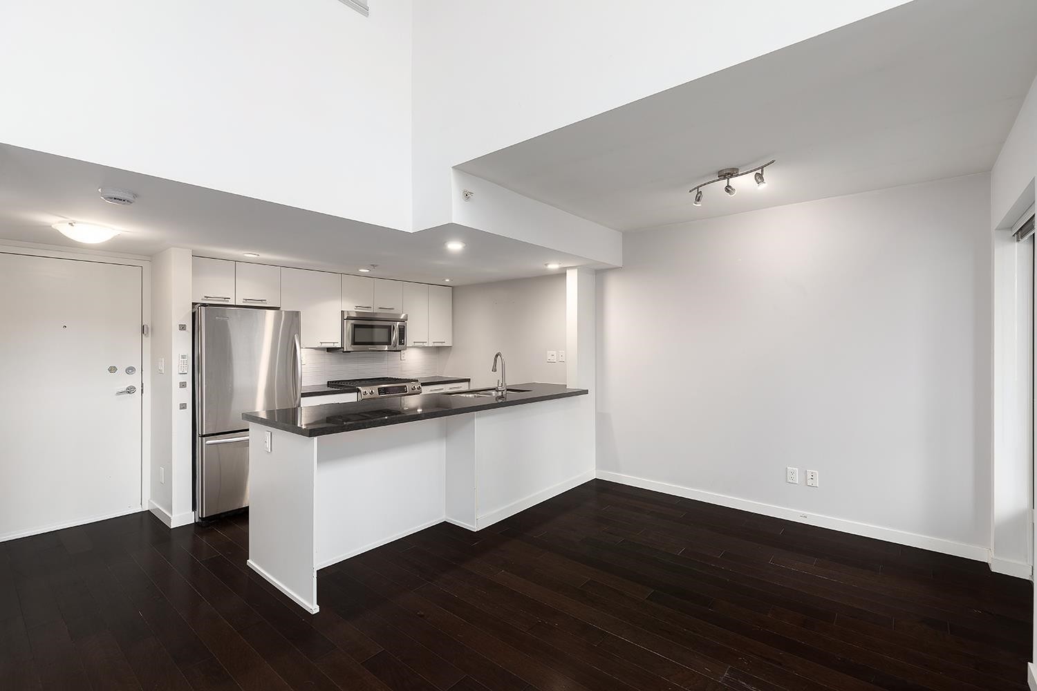 Ph7-1288 Chesterfield Avenue, North Vancouver, BC