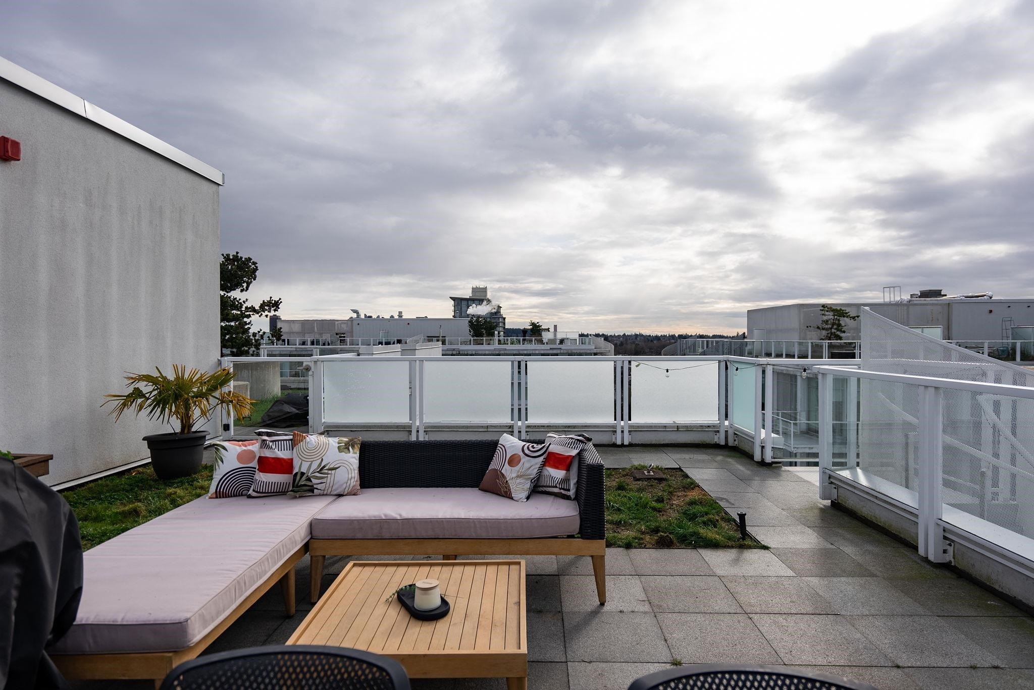 1801-4638 Gladstone Street, Vancouver, BC