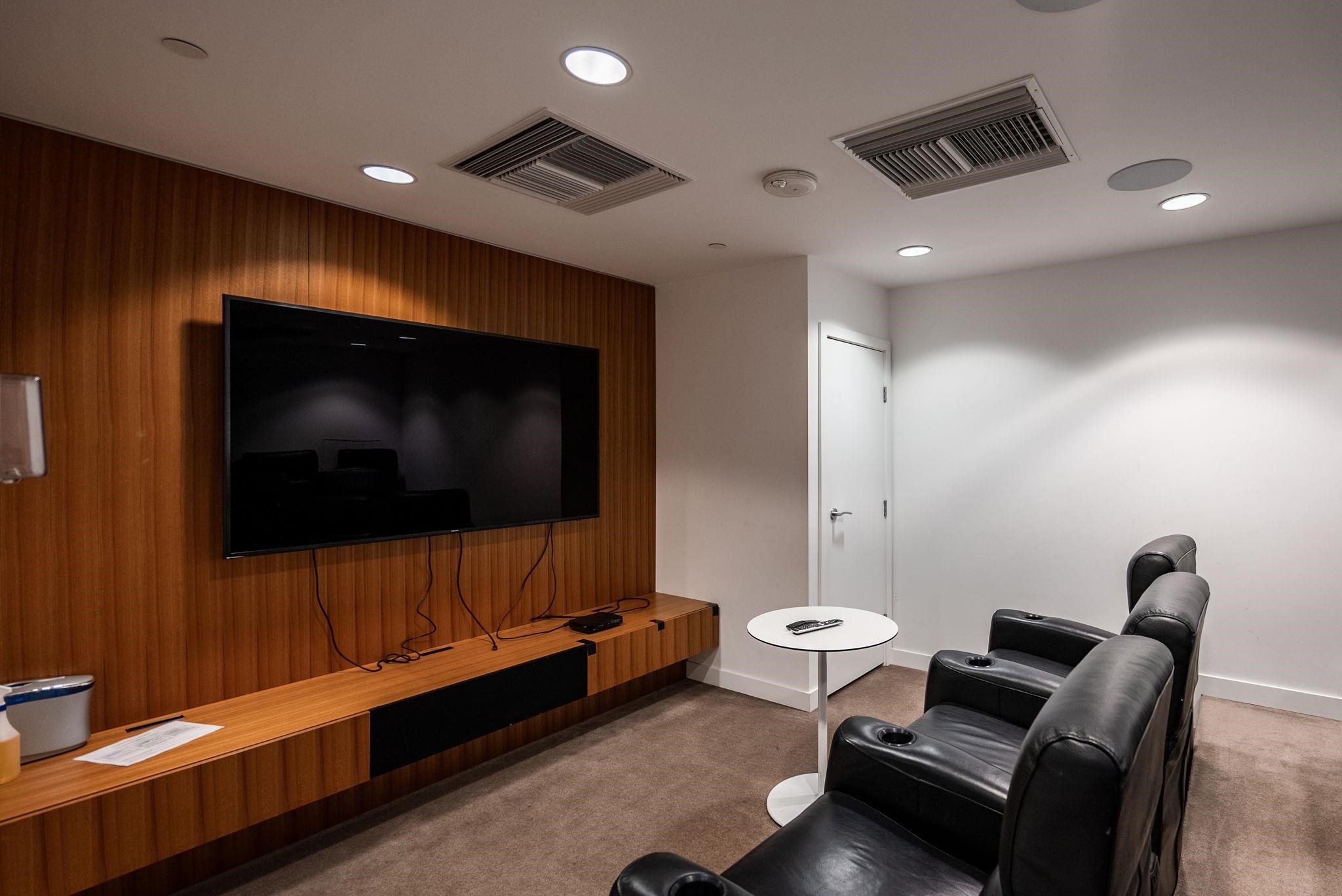 1801-4638 Gladstone Street, Vancouver, BC