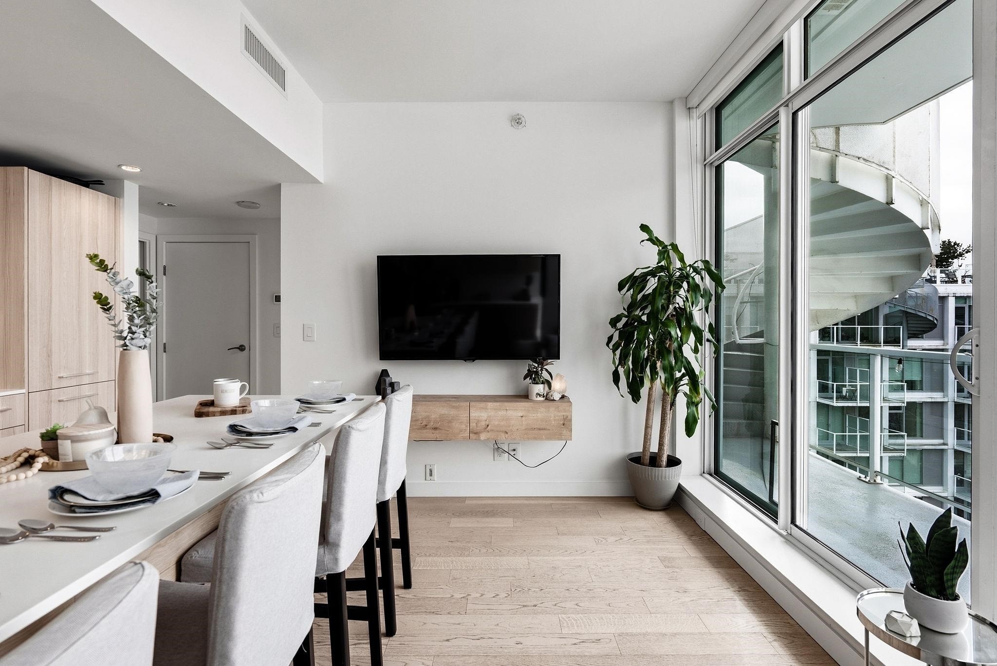 1801-4638 Gladstone Street, Vancouver, BC