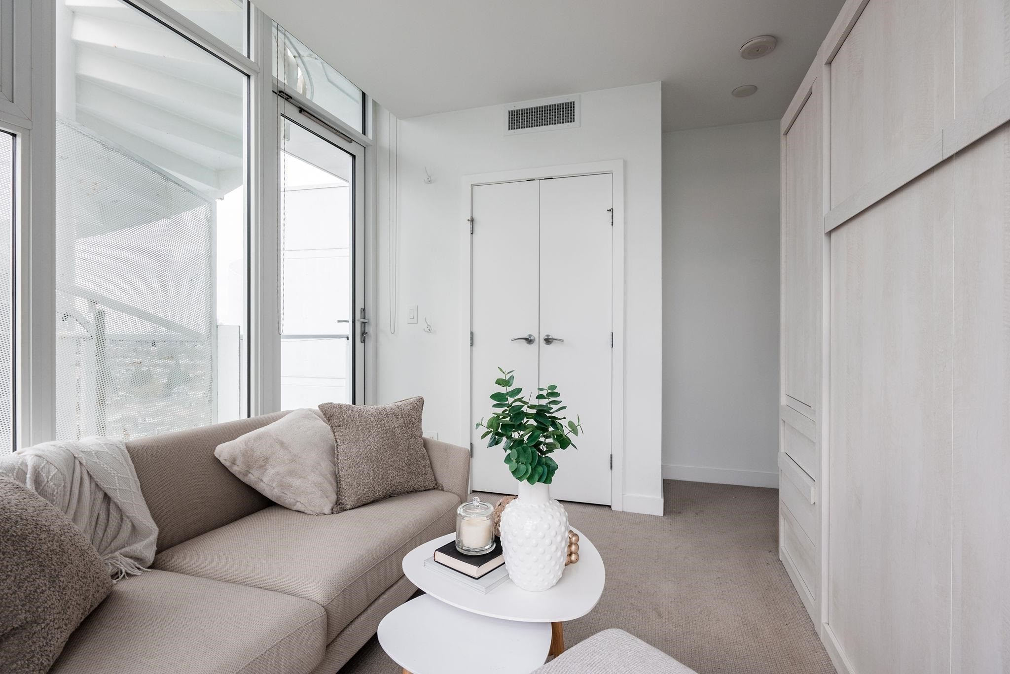 1801-4638 Gladstone Street, Vancouver, BC