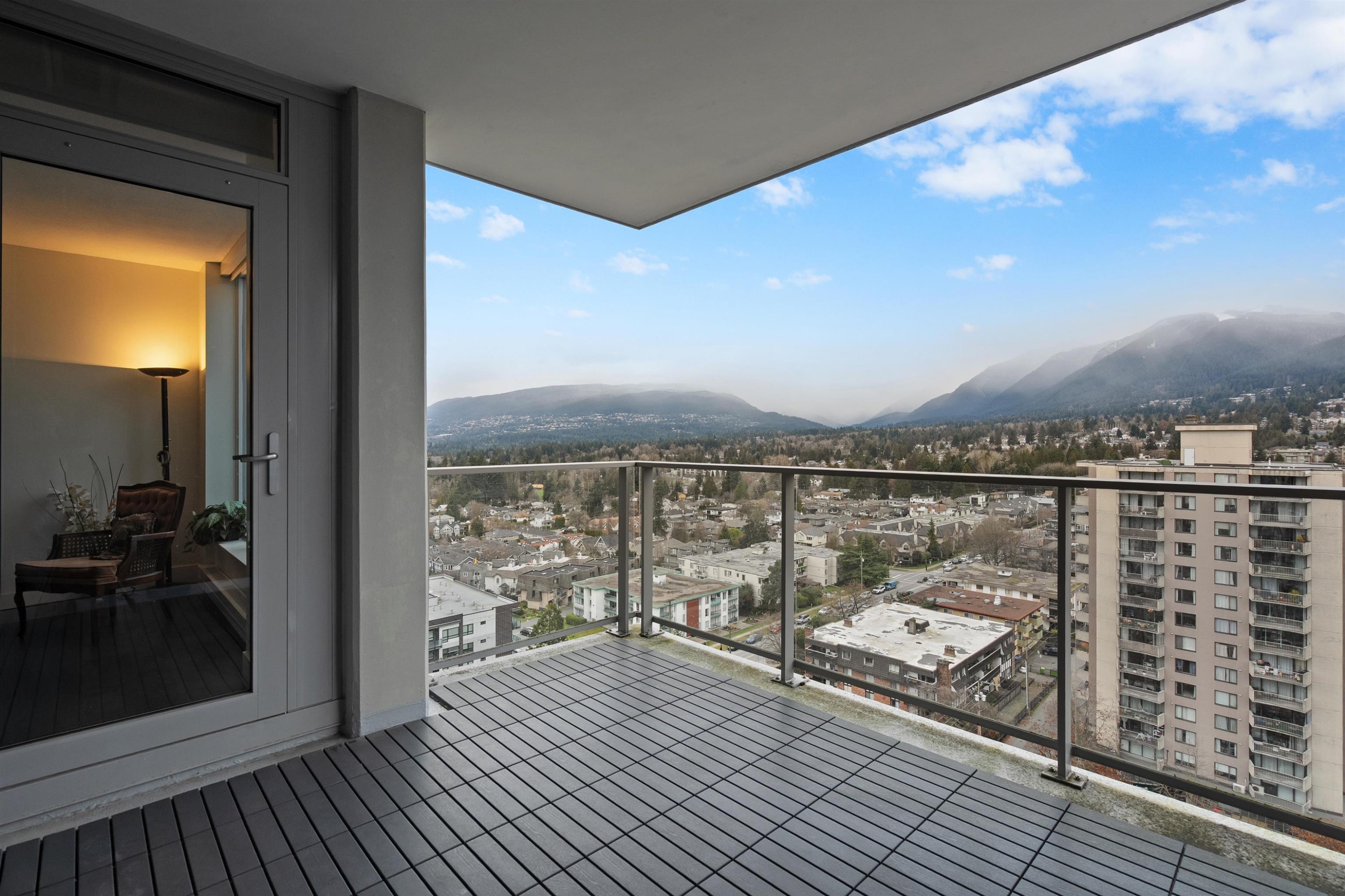 1608-150 15Th Street W, North Vancouver, BC