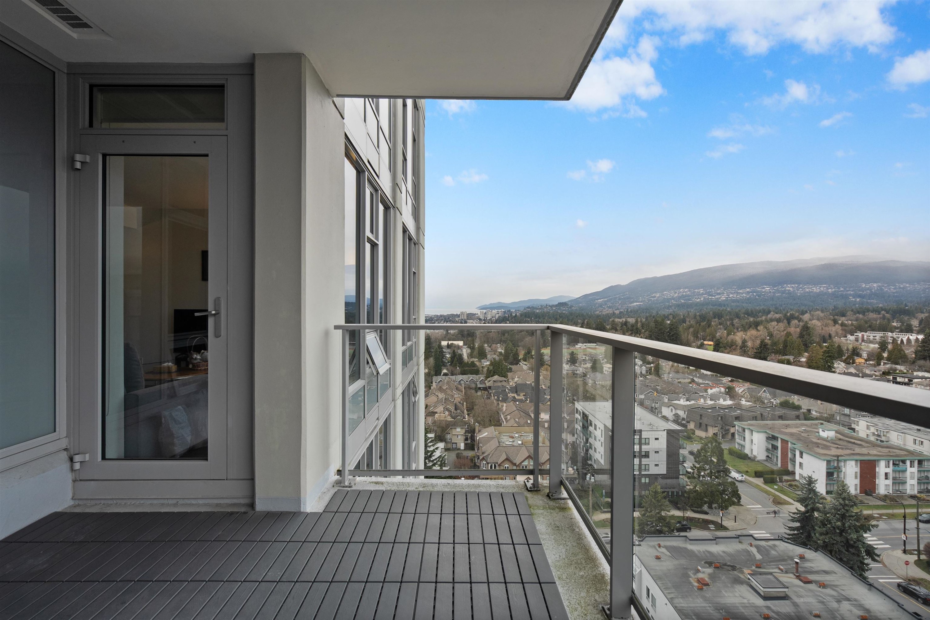 1608-150 15Th Street W, North Vancouver, BC