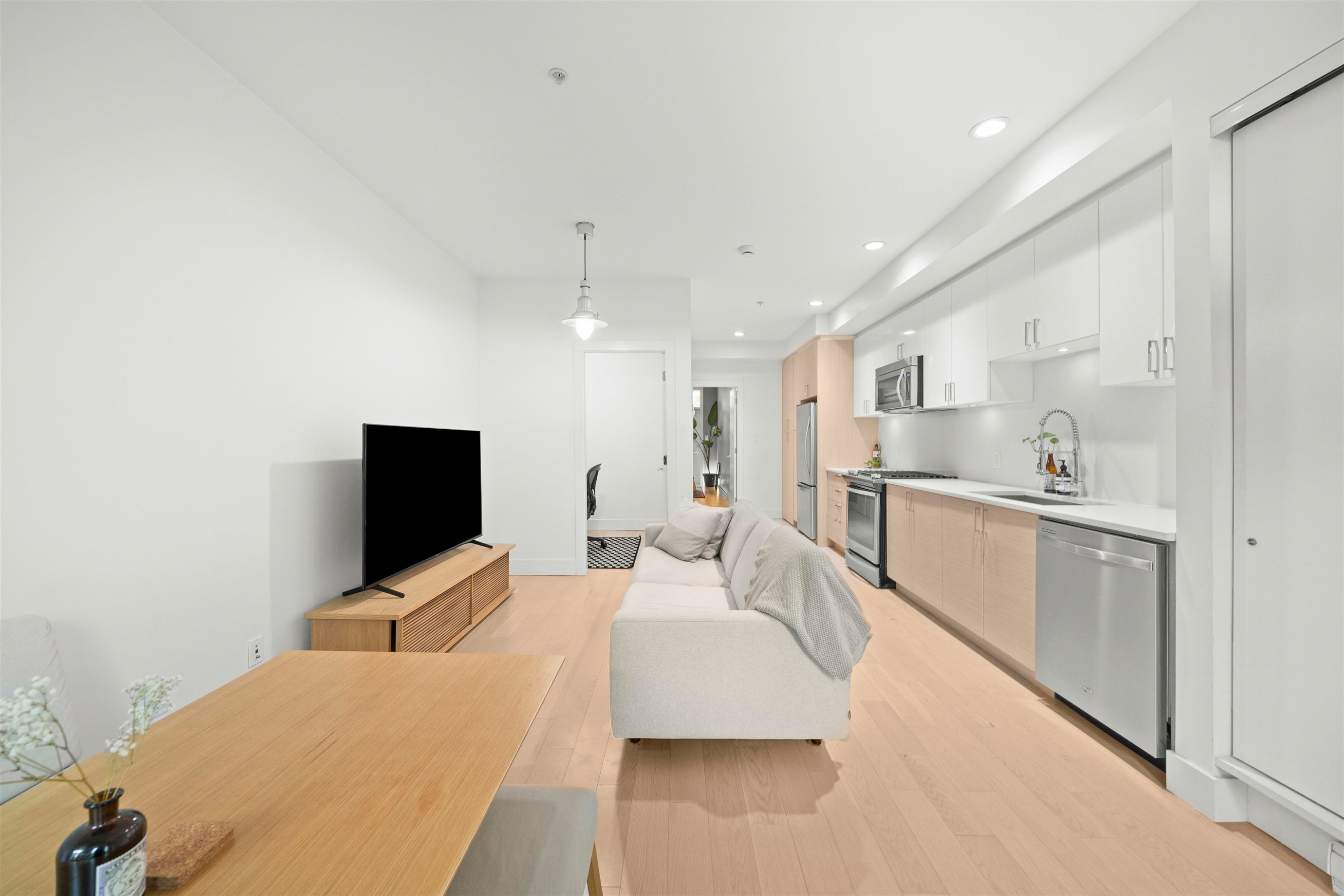 1419 1St Avenue E, Vancouver, BC