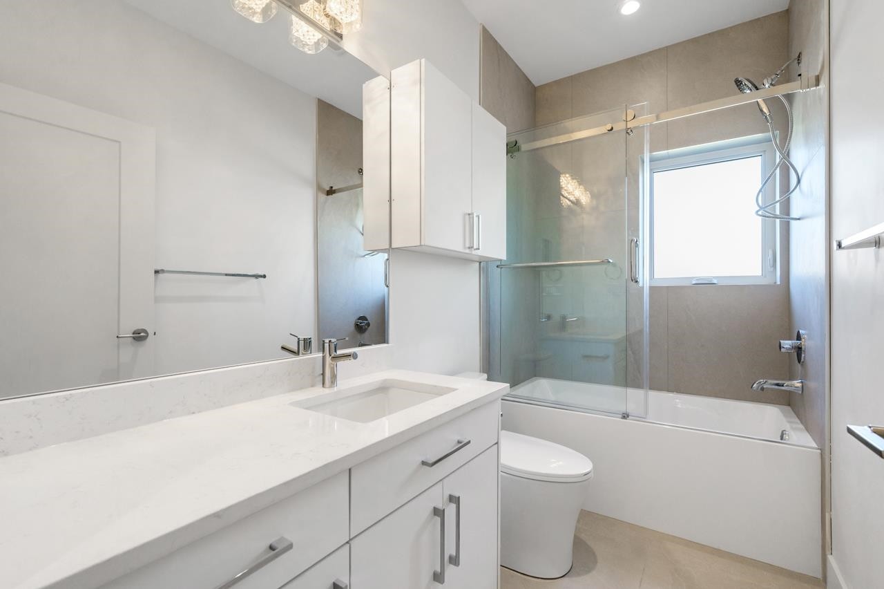 1-366 64Th Avenue E, Vancouver, BC