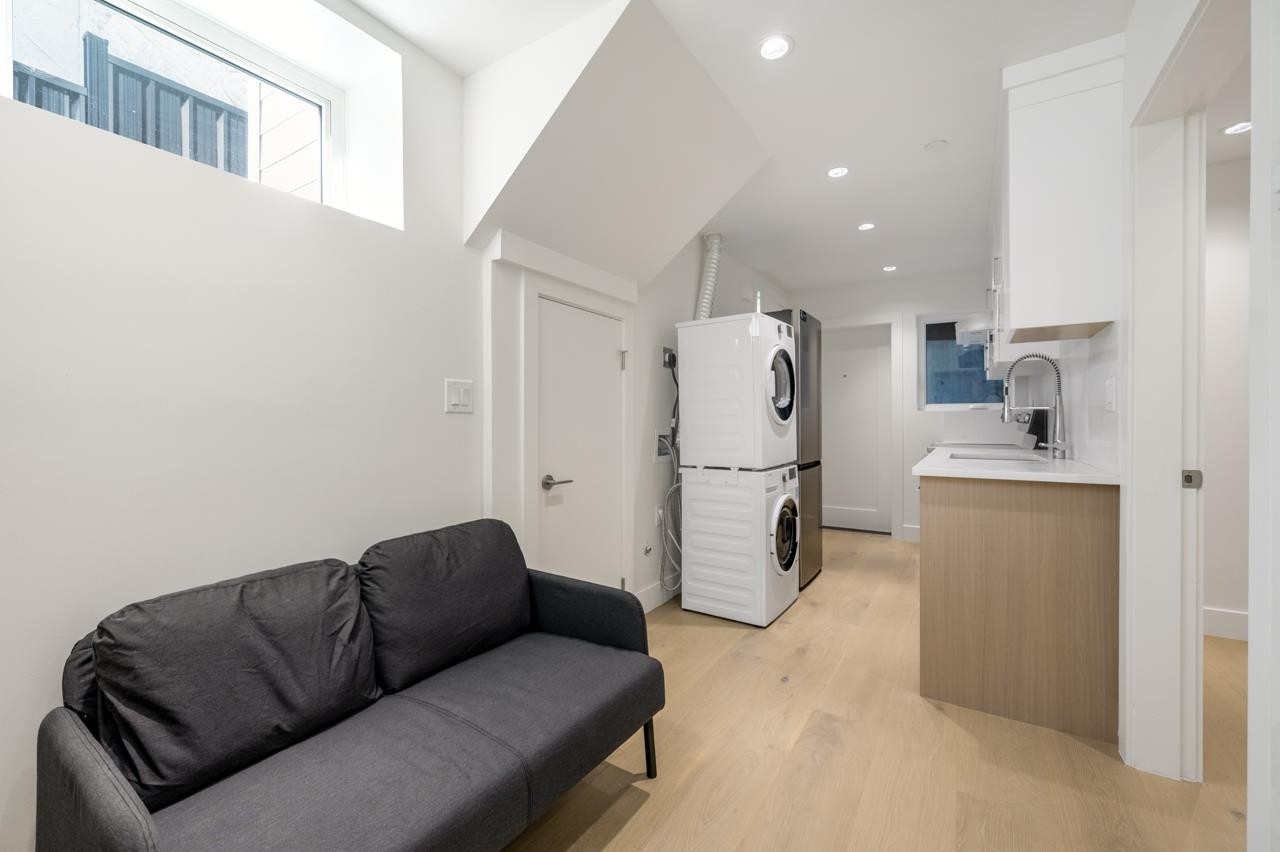 1-366 64Th Avenue E, Vancouver, BC