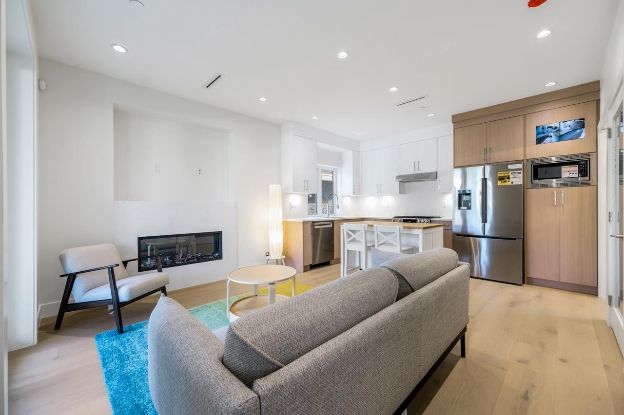 1-366 64Th Avenue E, Vancouver, BC