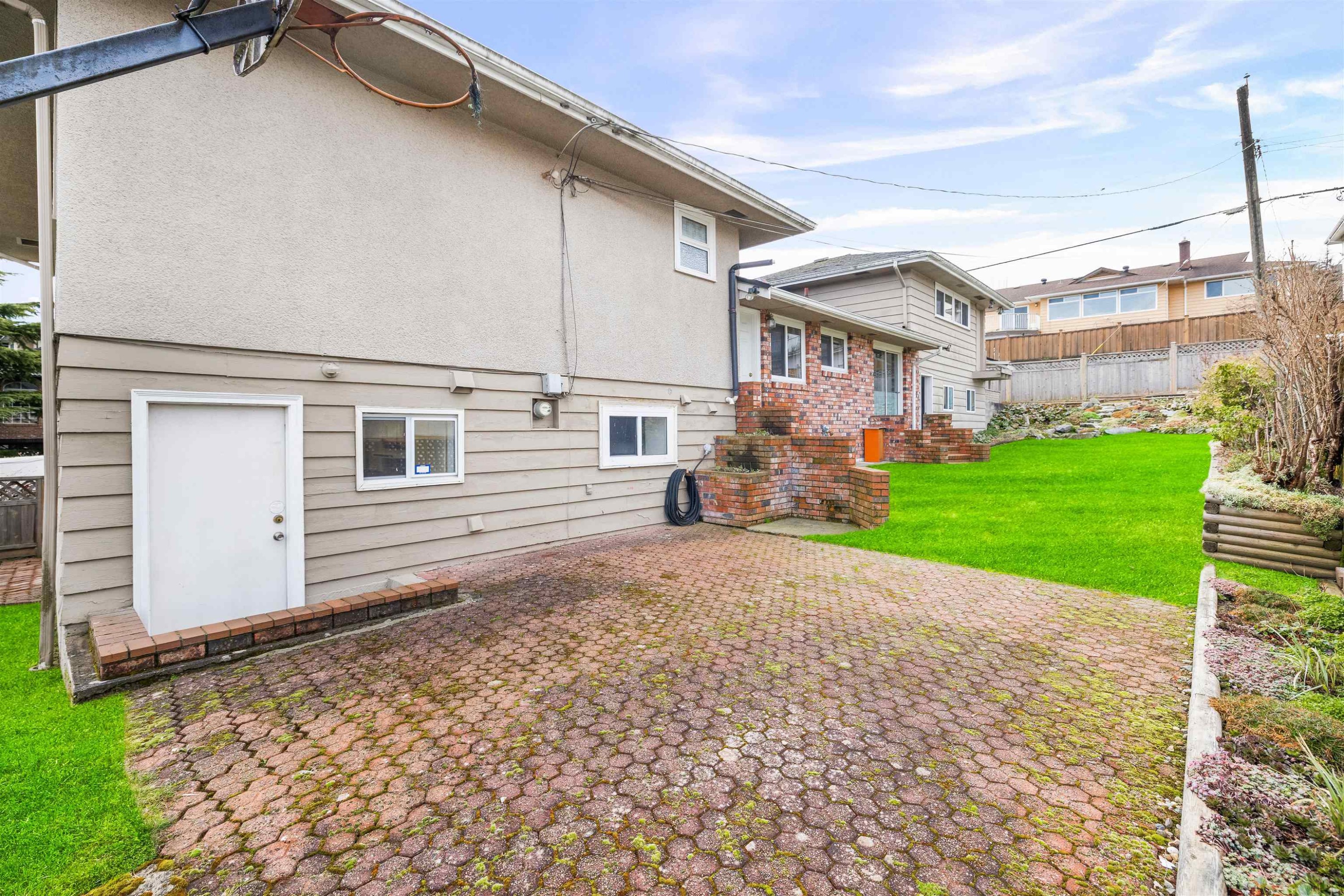 5045 Barker Crescent, Burnaby, BC