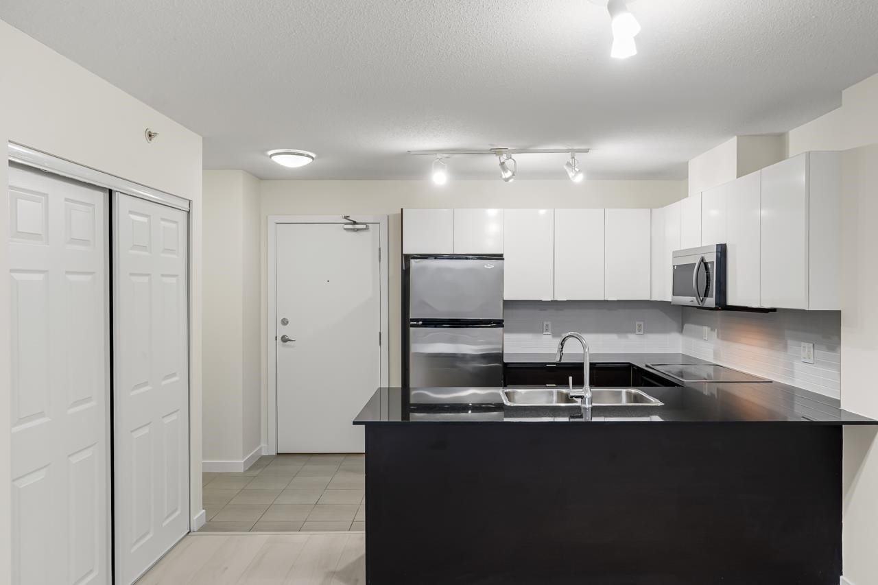 1105-4178 Dawson Street, Burnaby, BC