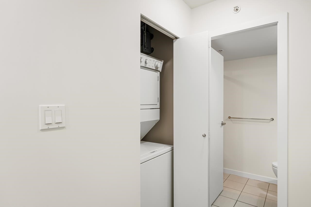 1105-4178 Dawson Street, Burnaby, BC