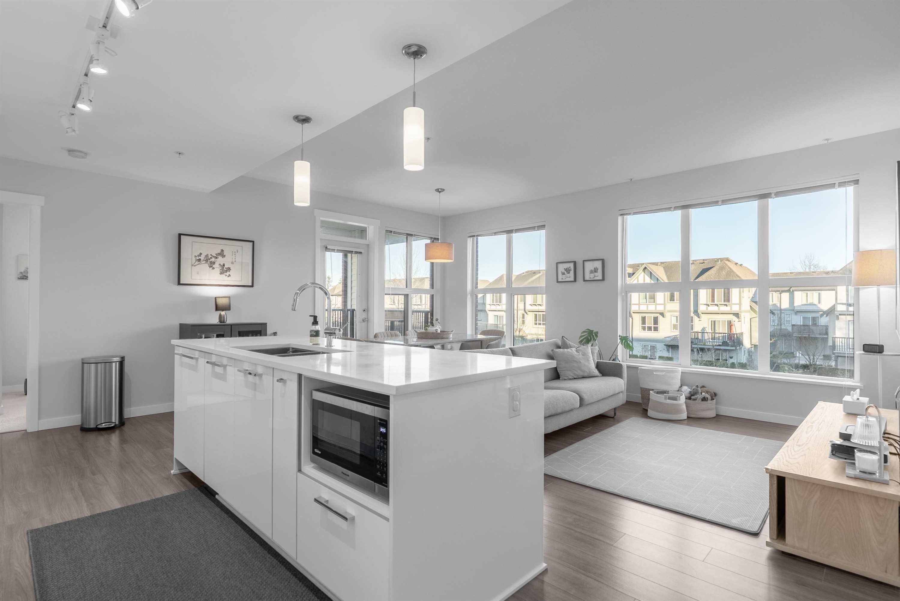 228-9551 Alexandra Road, Richmond, BC