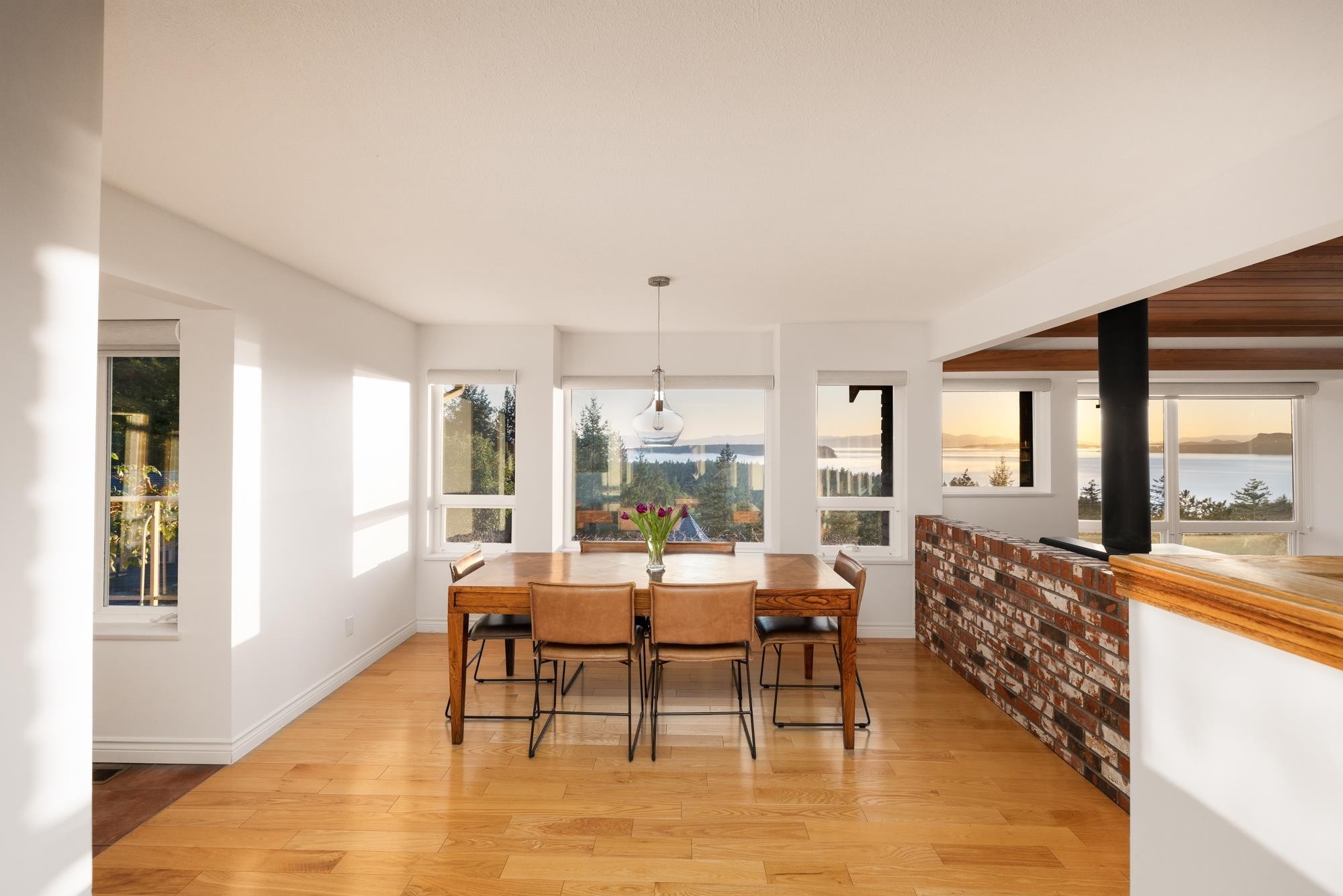 10339 Sunshine Coast Highway, Halfmoon Bay, BC