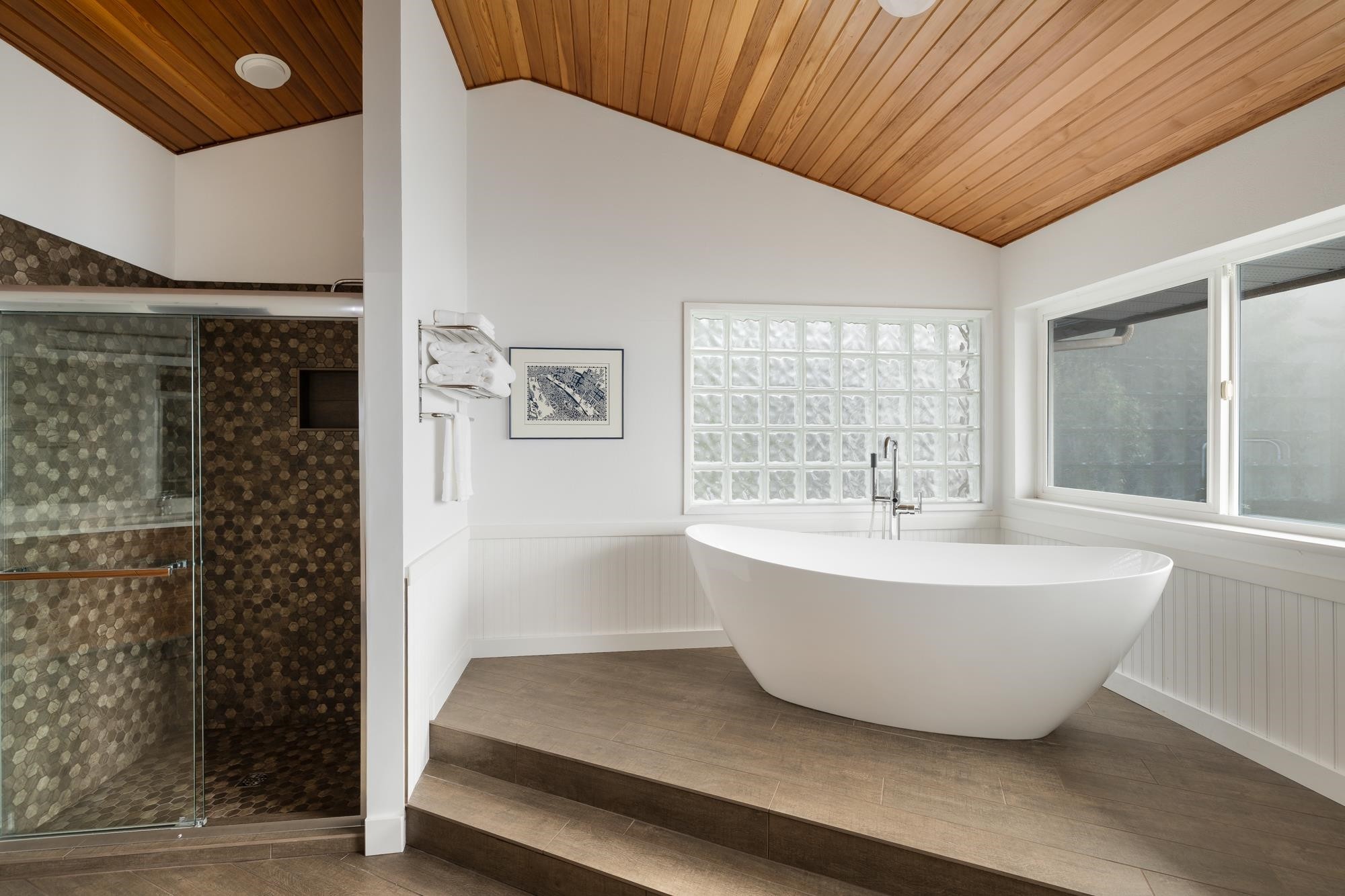 10339 Sunshine Coast Highway, Halfmoon Bay, BC