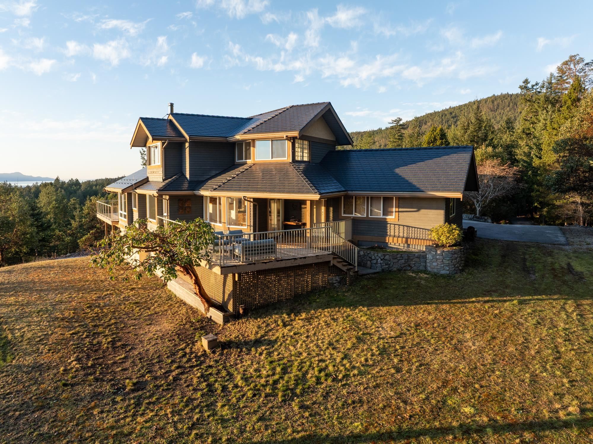 10339 Sunshine Coast Highway, Halfmoon Bay, BC