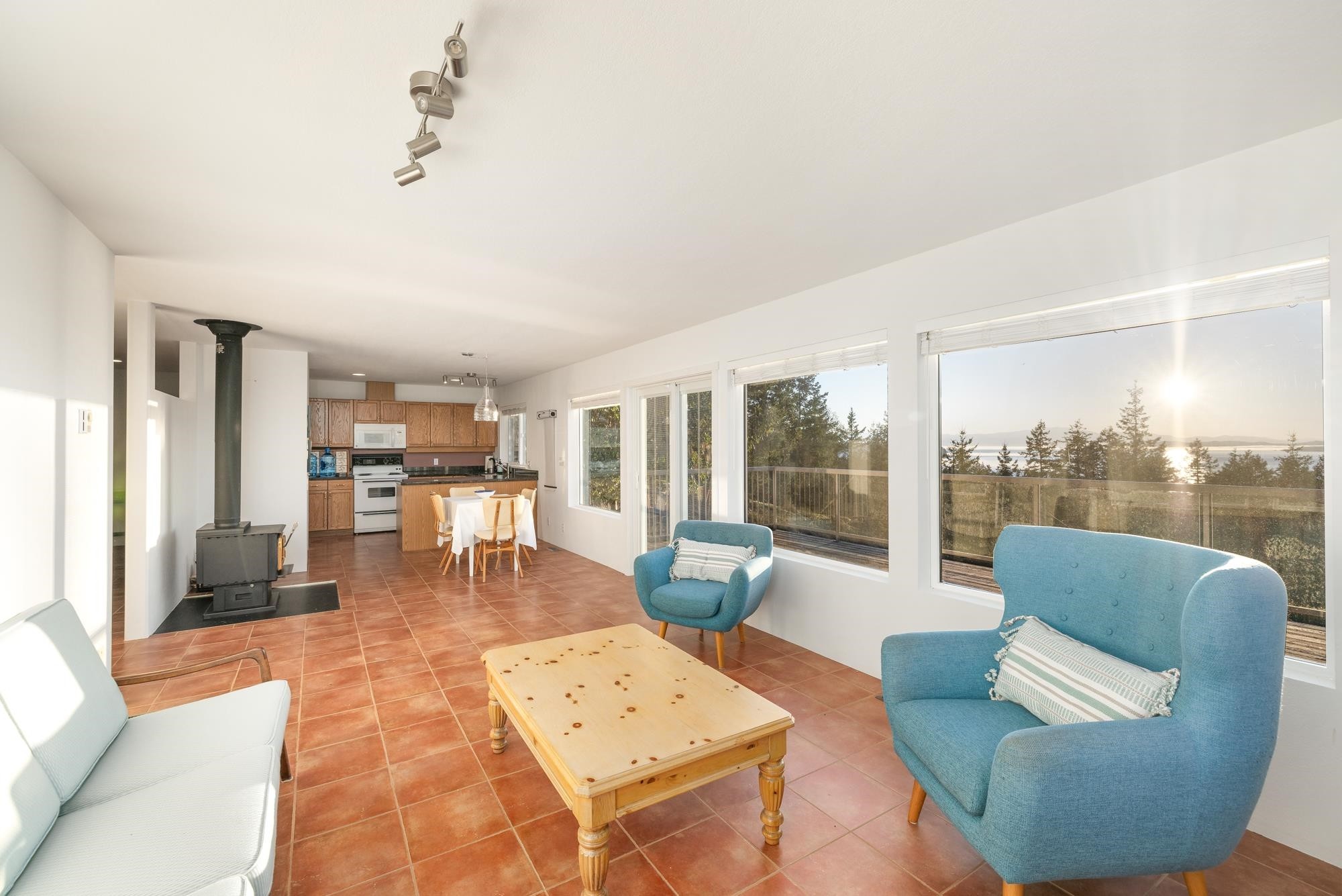 10339 Sunshine Coast Highway, Halfmoon Bay, BC