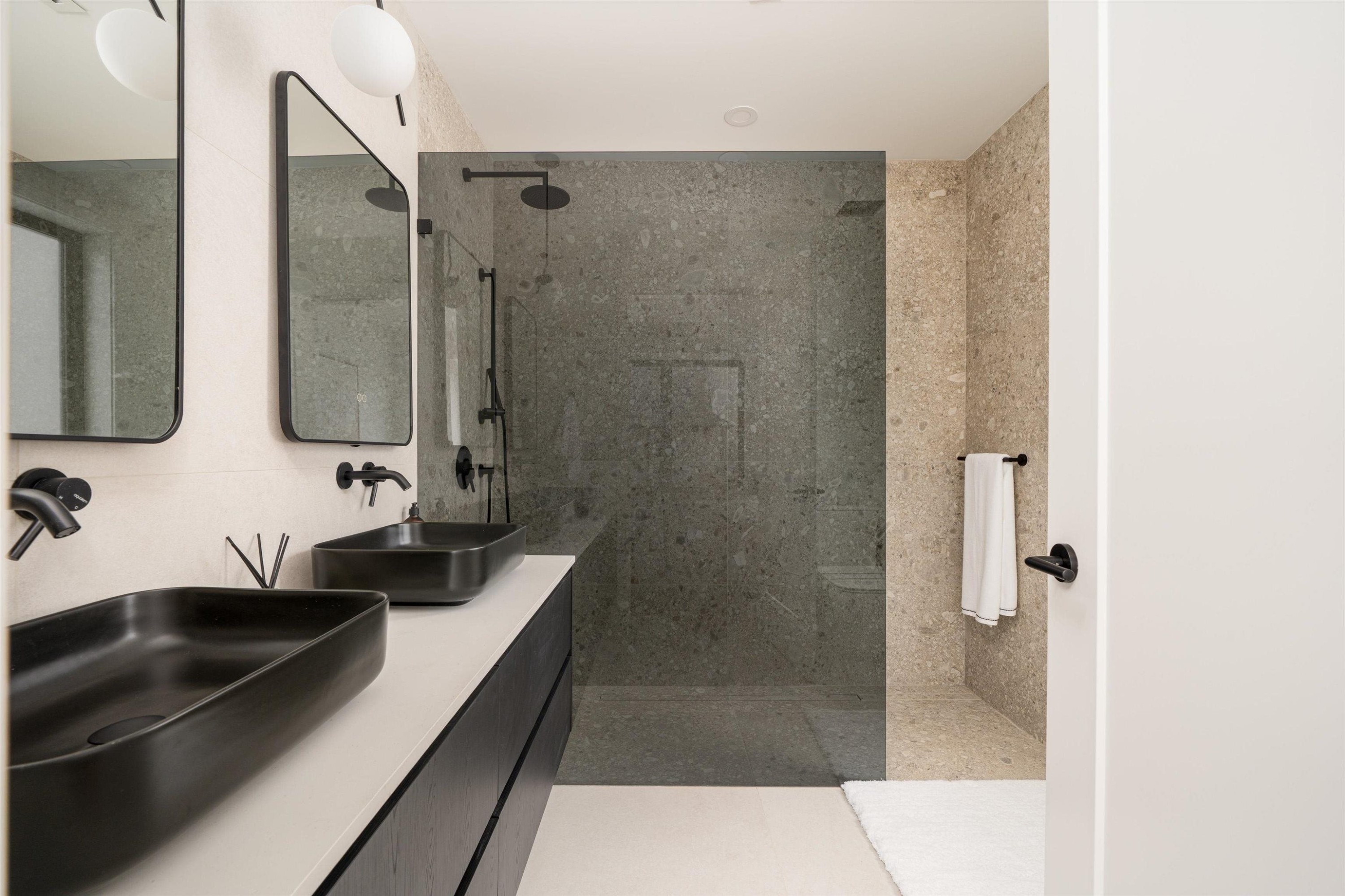 836 64Th Avenue W, Vancouver, BC