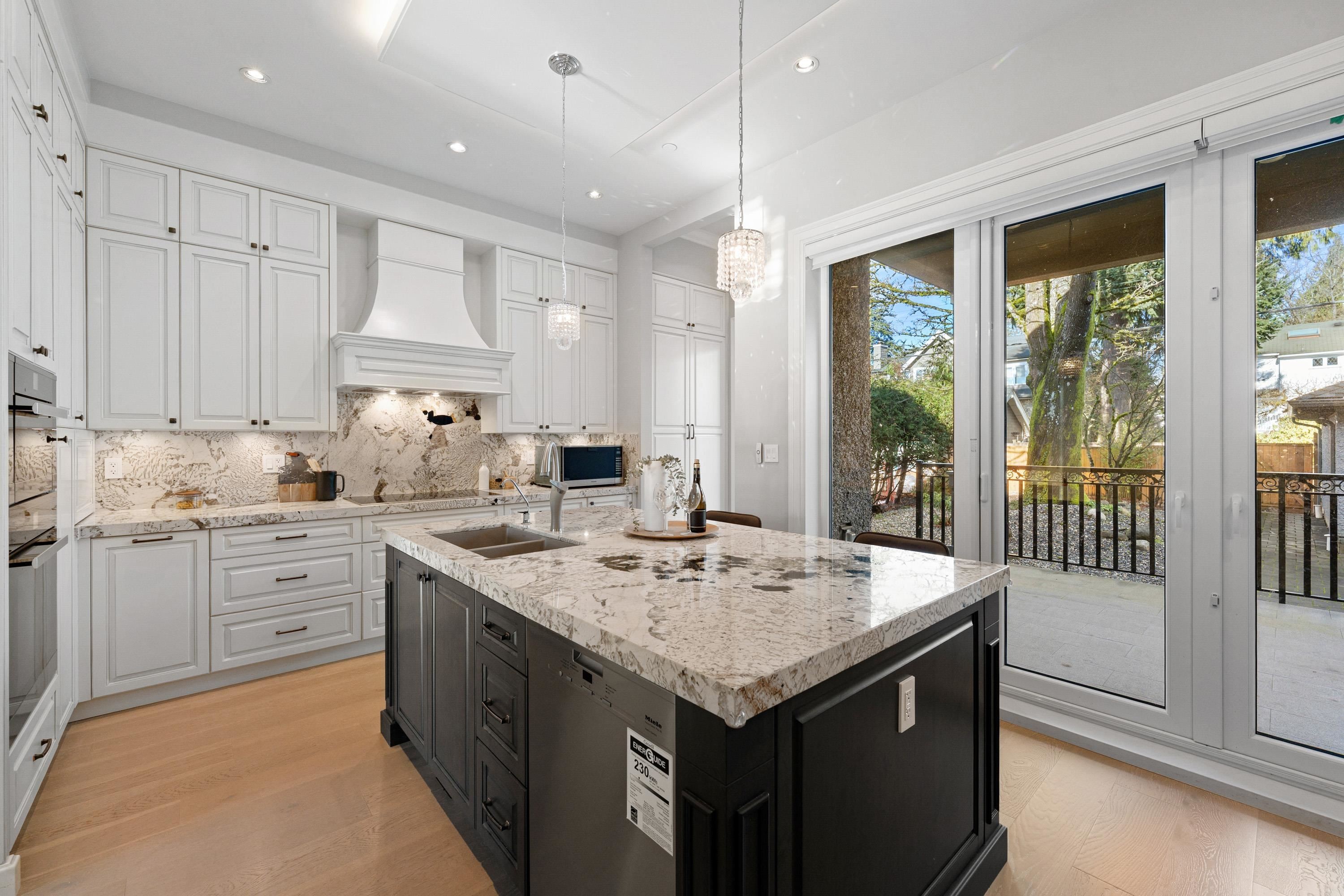 3981 35Th Avenue W, Vancouver, BC