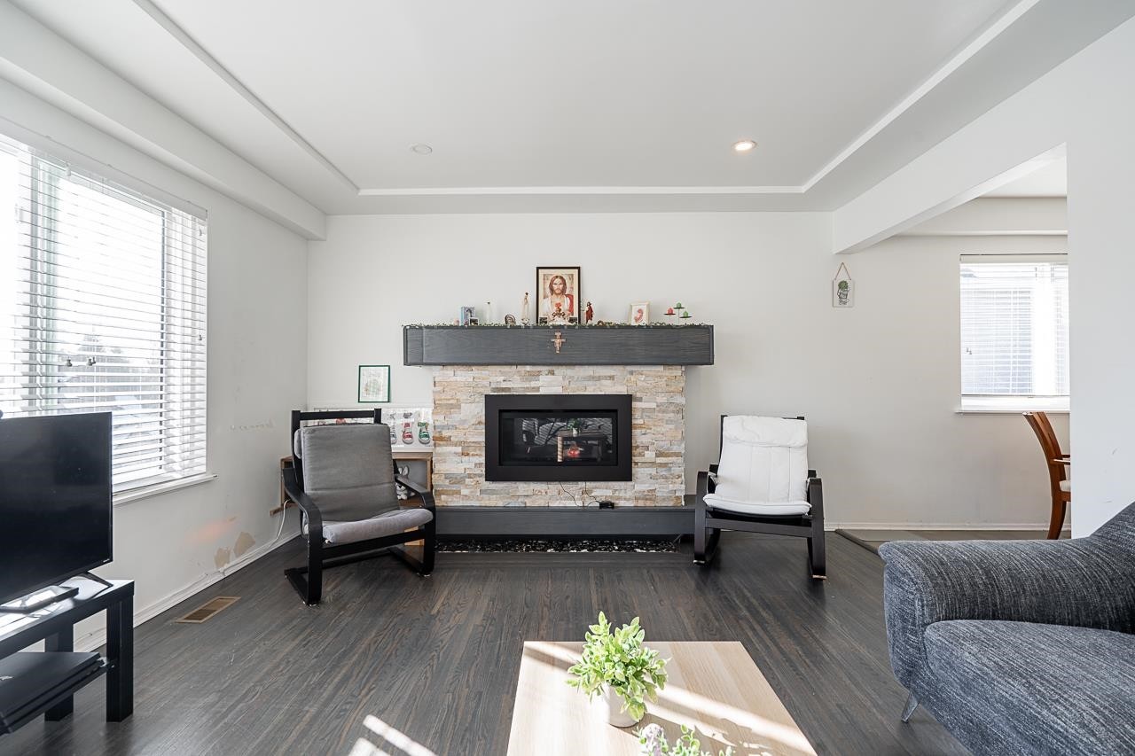 2057 Lorraine Avenue, Coquitlam, BC