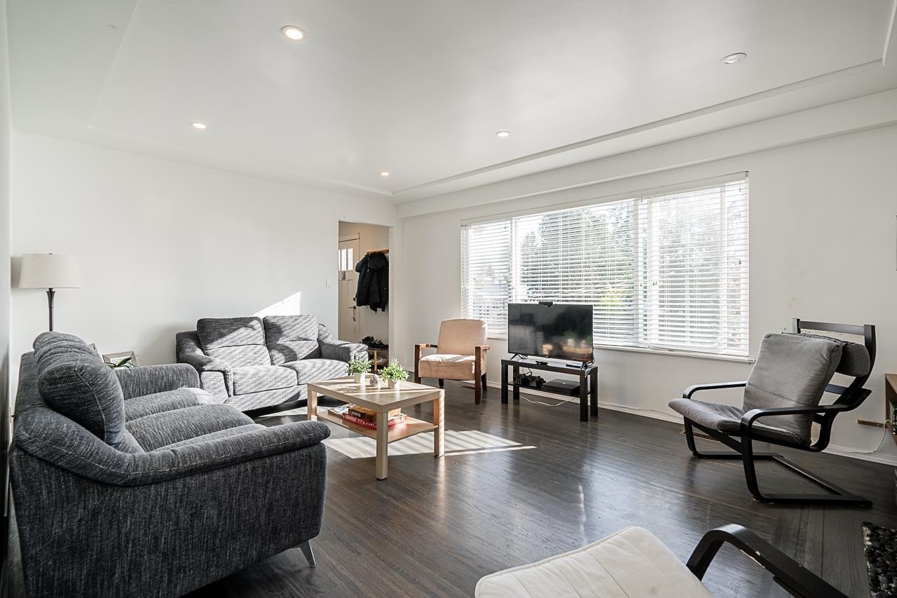 2057 Lorraine Avenue, Coquitlam, BC