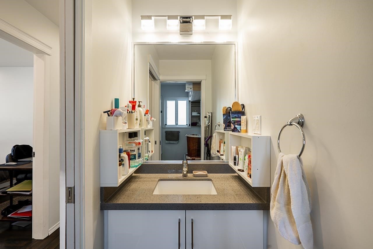 2057 Lorraine Avenue, Coquitlam, BC