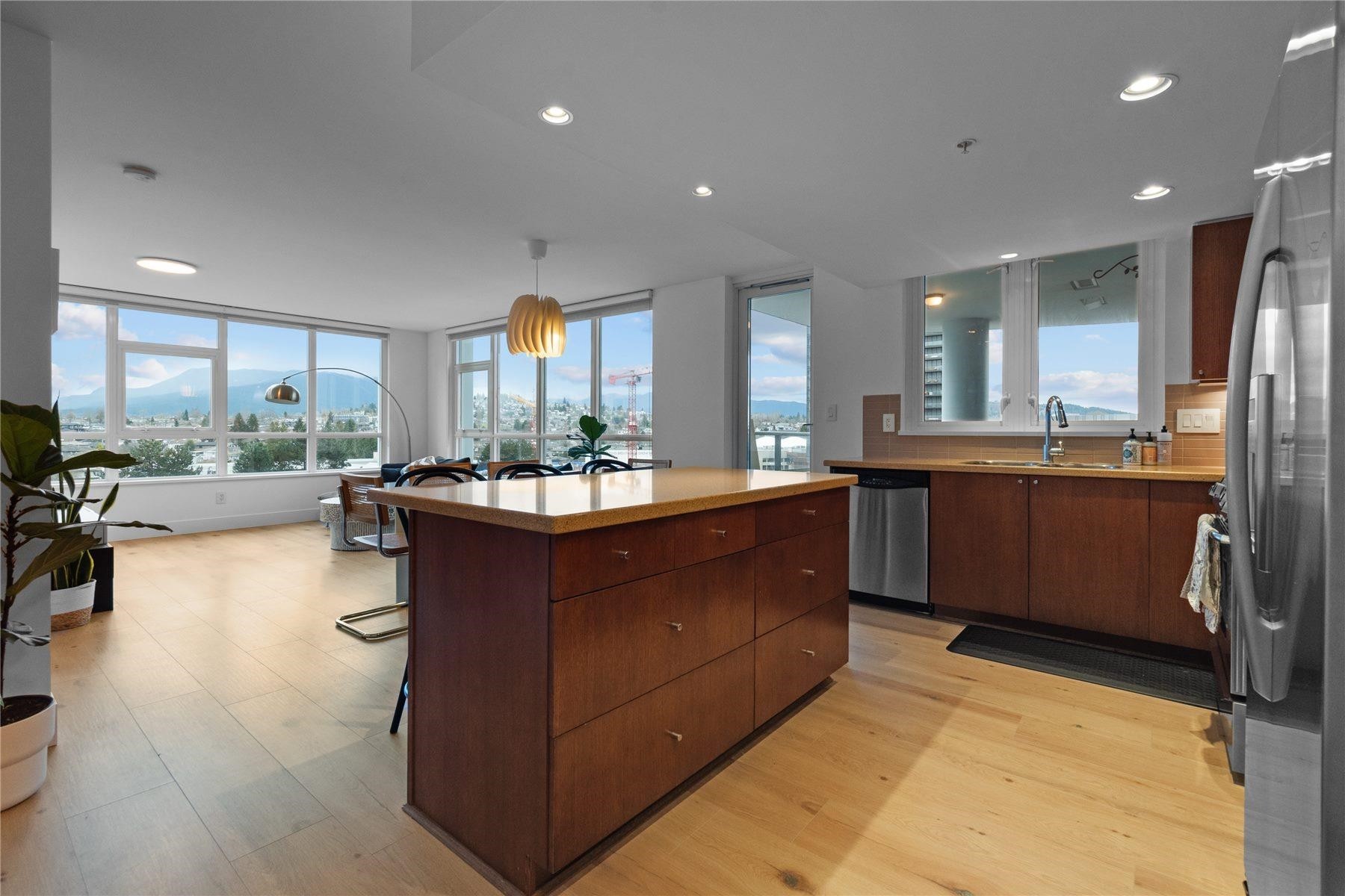 1102-4400 Buchanan Street, Burnaby, BC