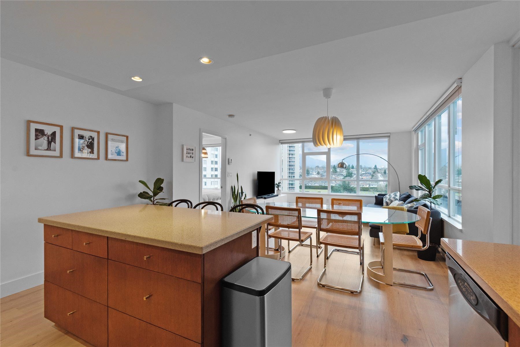 1102-4400 Buchanan Street, Burnaby, BC