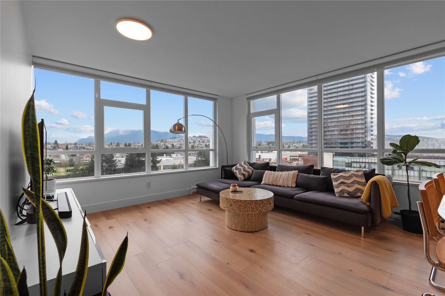 1102-4400 Buchanan Street, Burnaby, BC