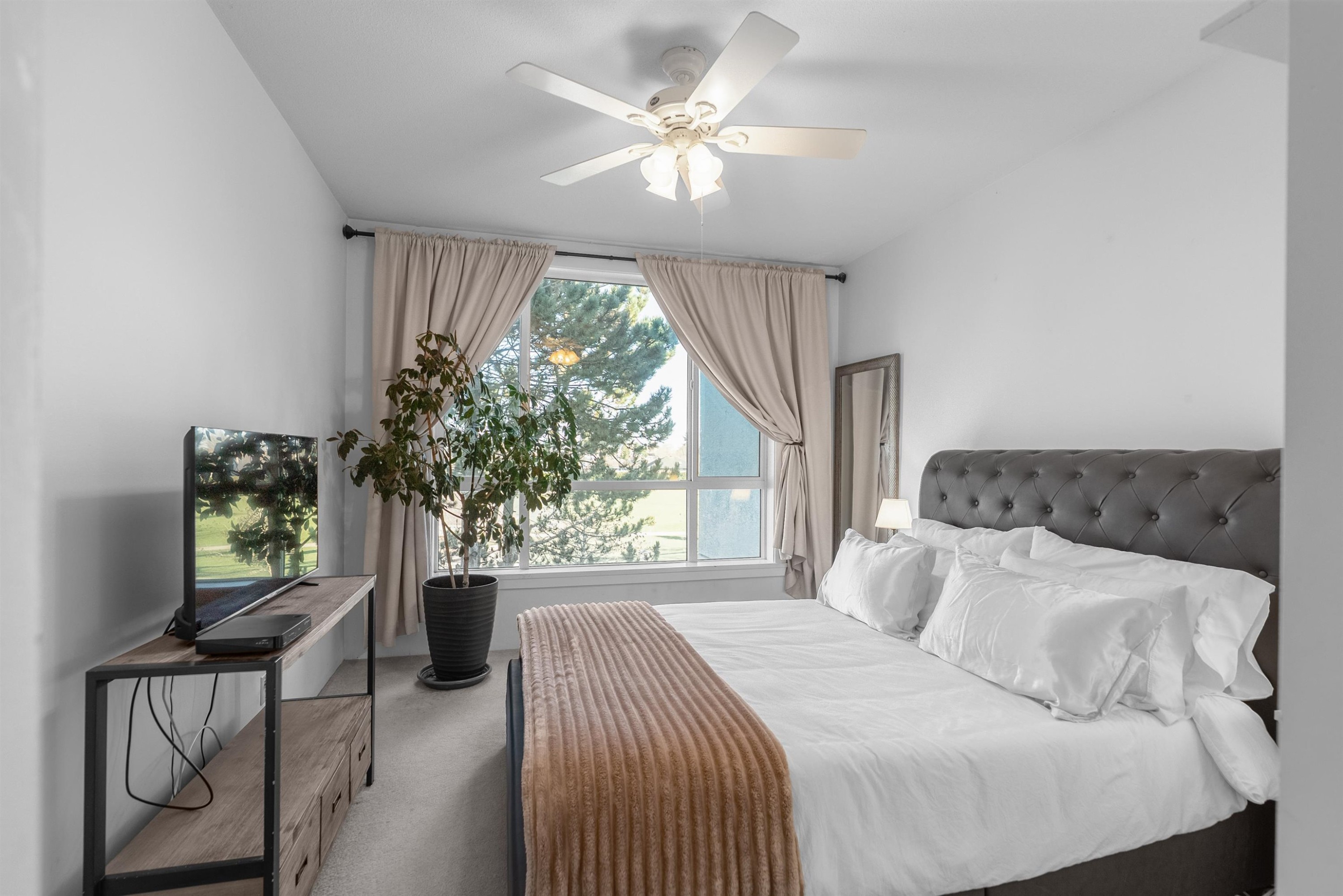 221-12873 Railway Avenue, Richmond, BC