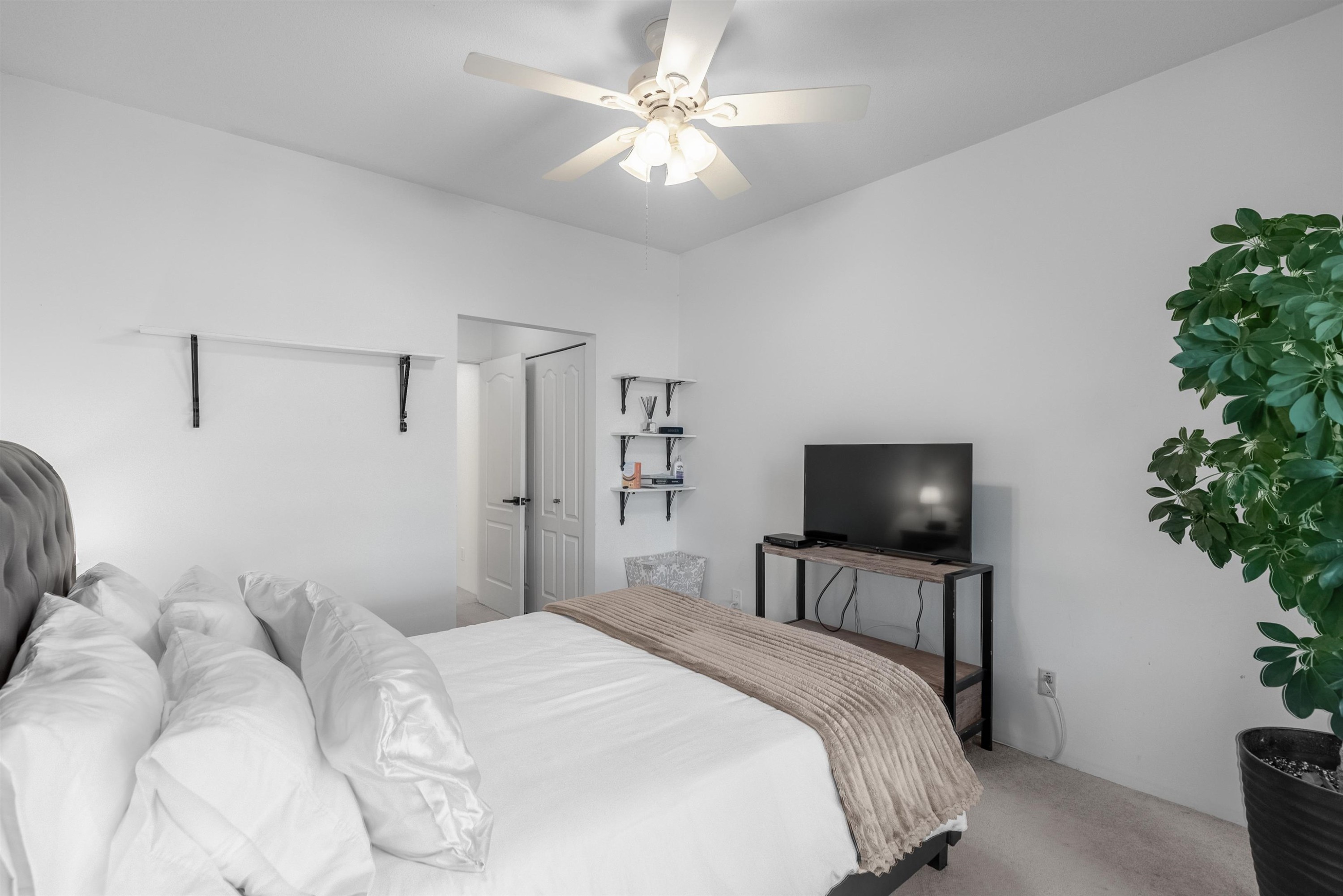 221-12873 Railway Avenue, Richmond, BC