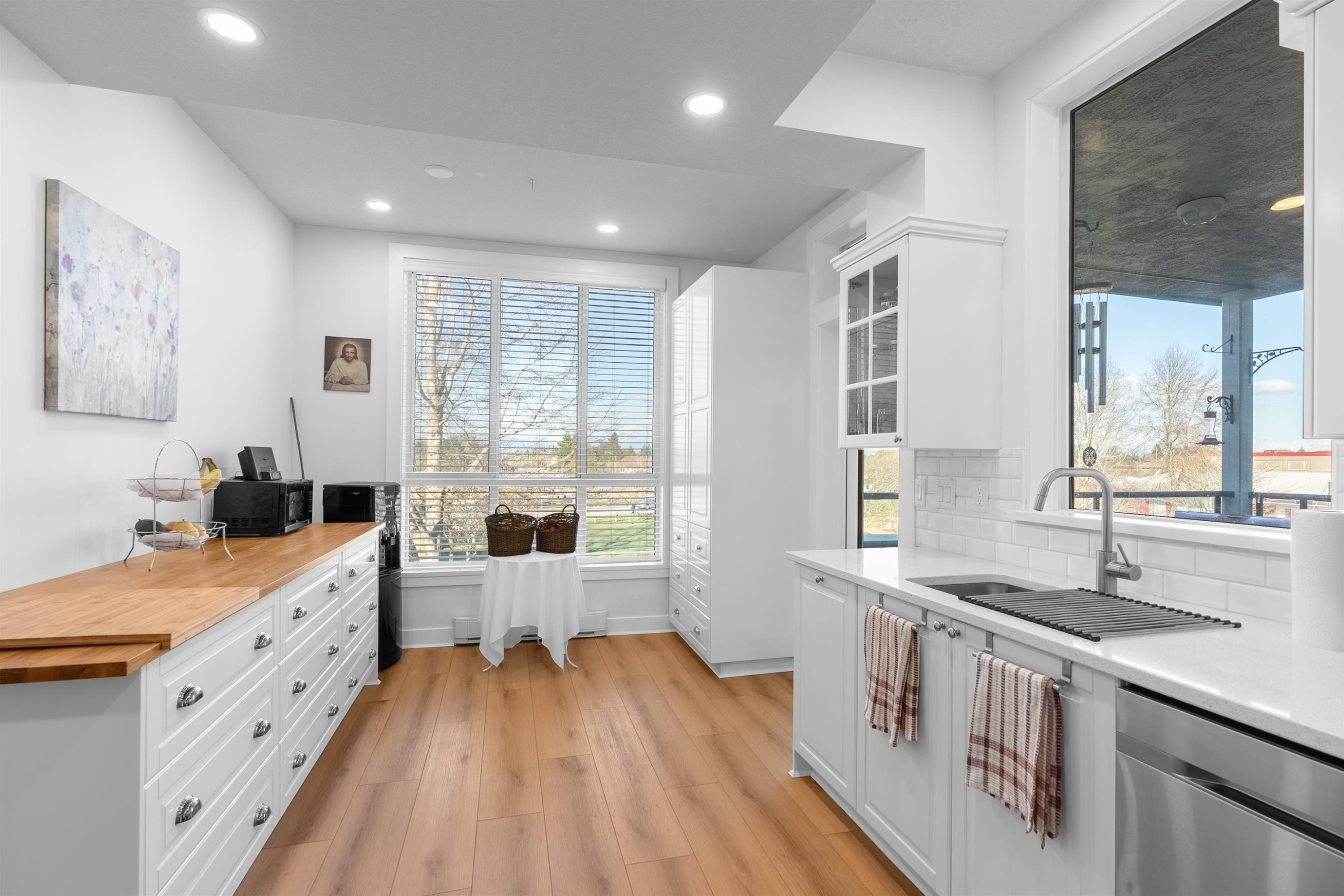 221-12873 Railway Avenue, Richmond, BC