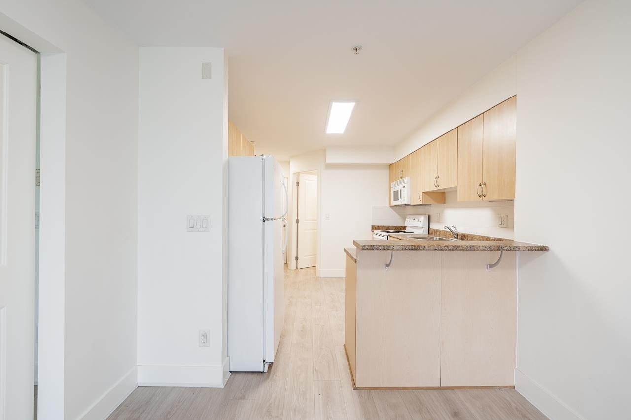303-3423 Hastings Street E, Vancouver, BC